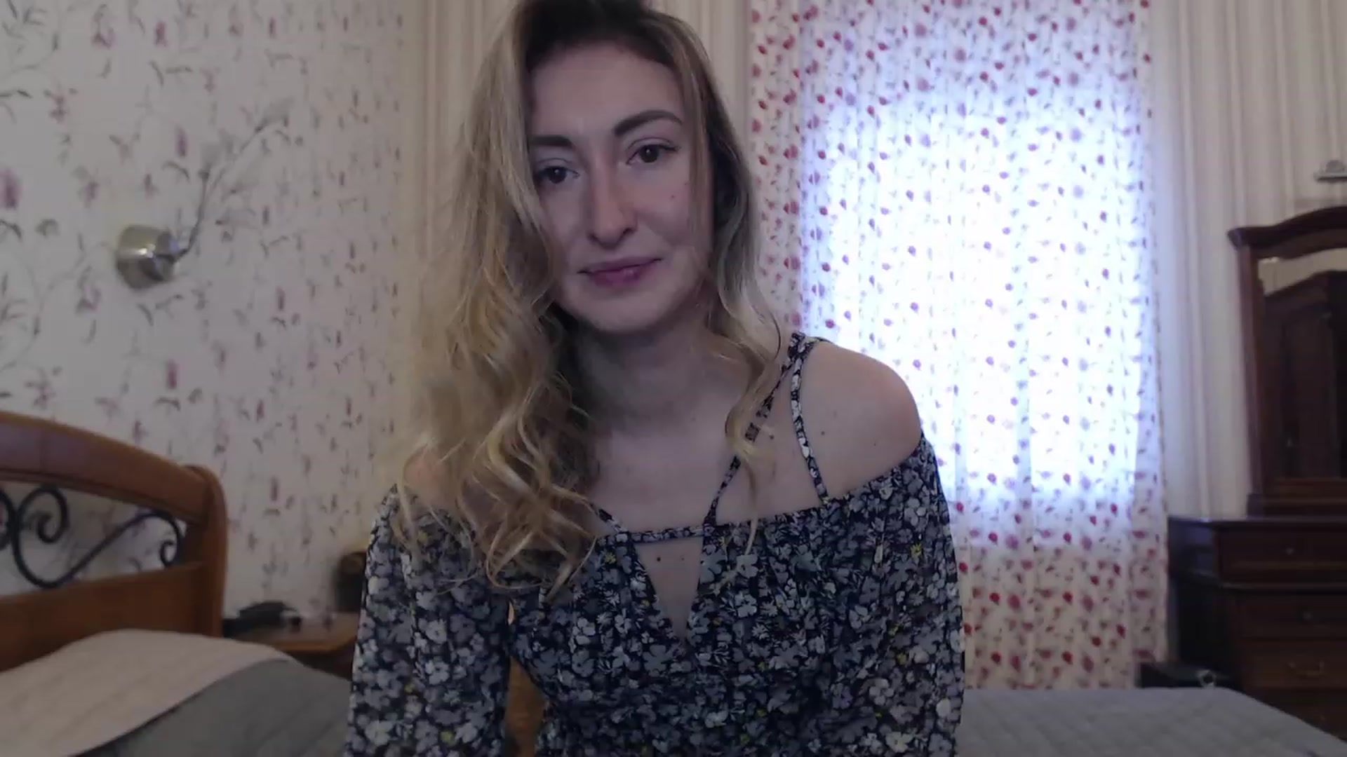 Gallery image thumbnail from Veronica_4u's myfreecams stream on, 12/31/2022, 07:53 image 19 of 20