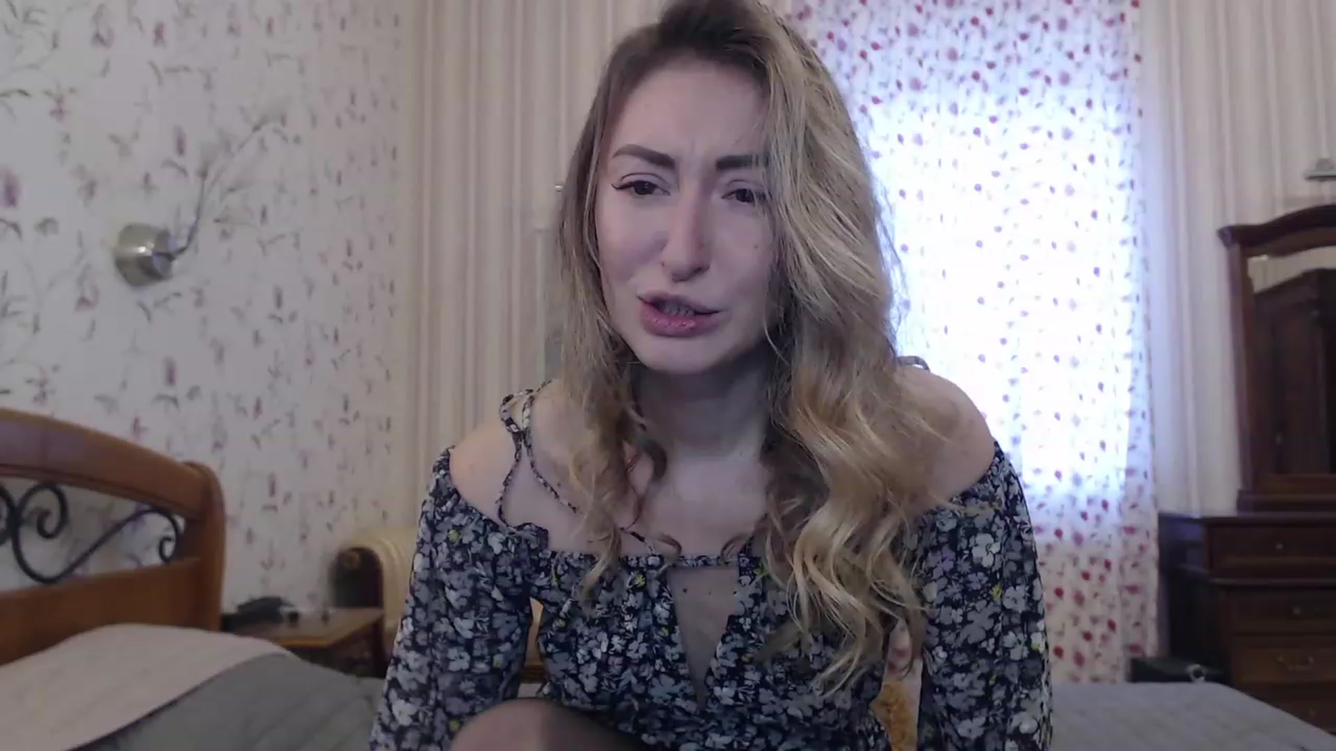 Gallery image thumbnail from Veronica_4u's myfreecams stream on, 12/31/2022, 07:53 image 17 of 20