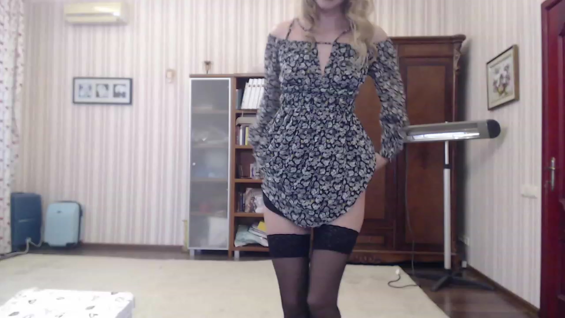 Gallery image thumbnail from Veronica_4u's myfreecams stream on, 12/31/2022, 07:53 image 5 of 20