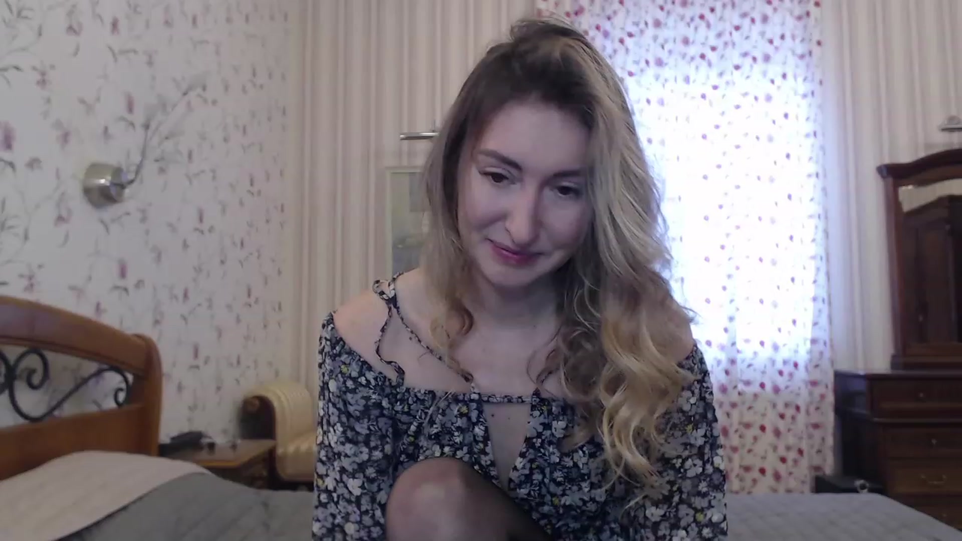 Gallery image thumbnail from Veronica_4u's myfreecams stream on, 12/31/2022, 07:53 image 12 of 20