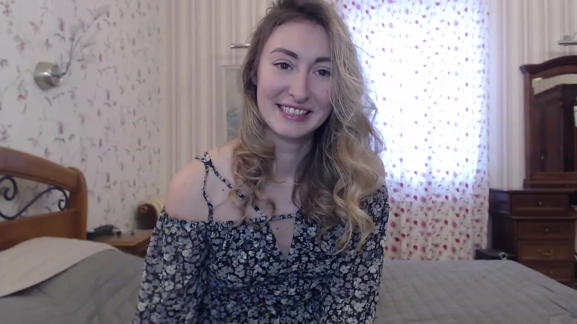 Gallery image thumbnail from Veronica_4u's myfreecams stream on, 12/31/2022, 07:53 image 3 of 20