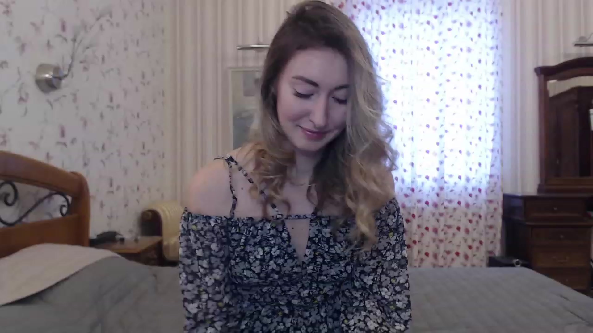 Gallery image thumbnail from Veronica_4u's myfreecams stream on, 12/31/2022, 07:53 image 2 of 20
