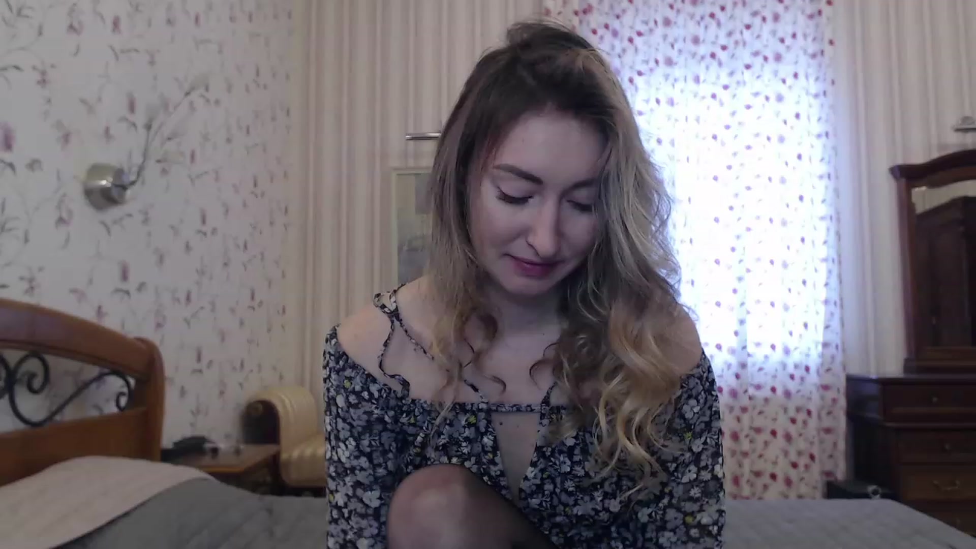 Gallery image thumbnail from Veronica_4u's myfreecams stream on, 12/31/2022, 07:53 image 14 of 20