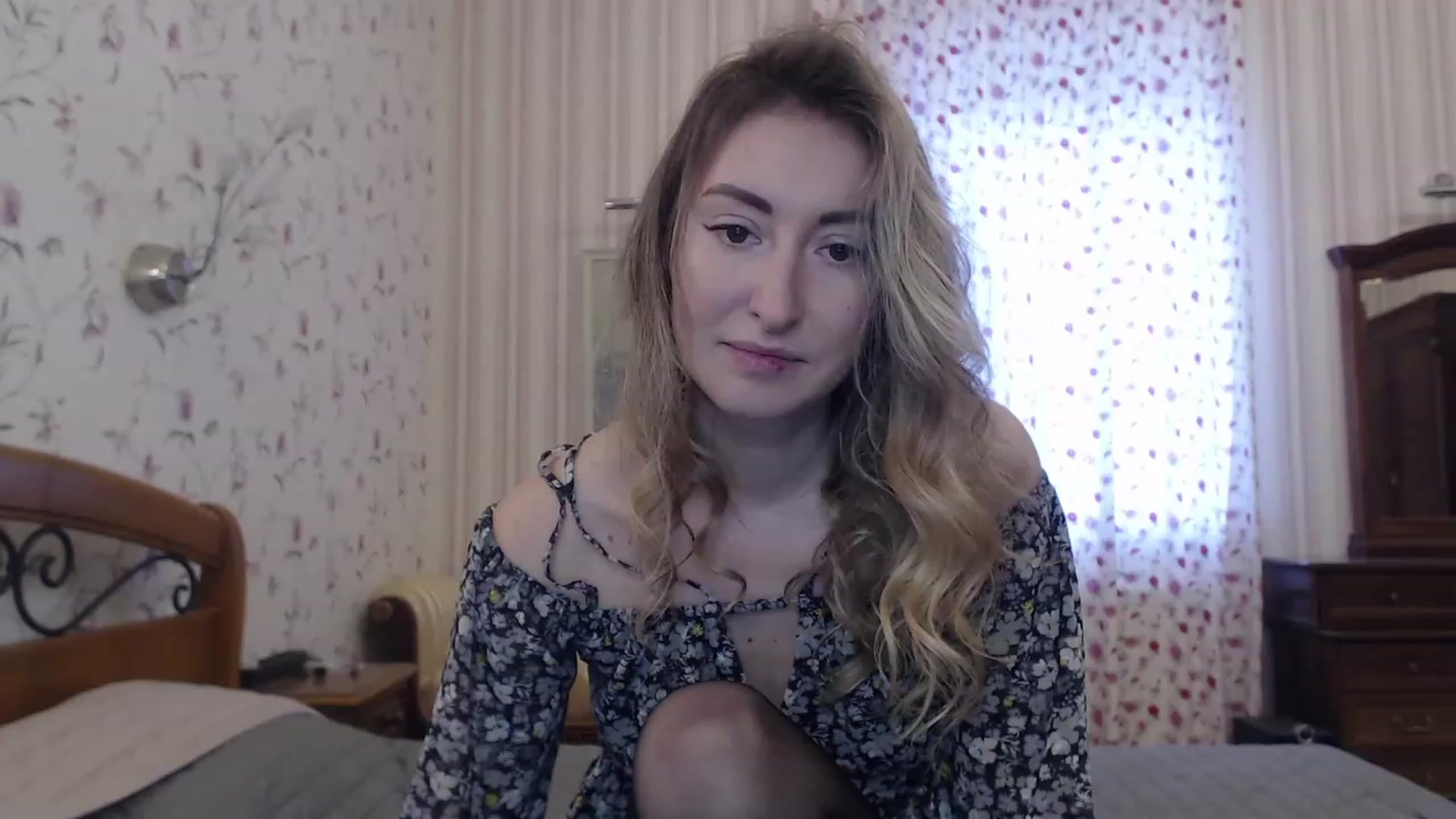 Gallery image thumbnail from Veronica_4u's myfreecams stream on, 12/31/2022, 07:53 image 15 of 20