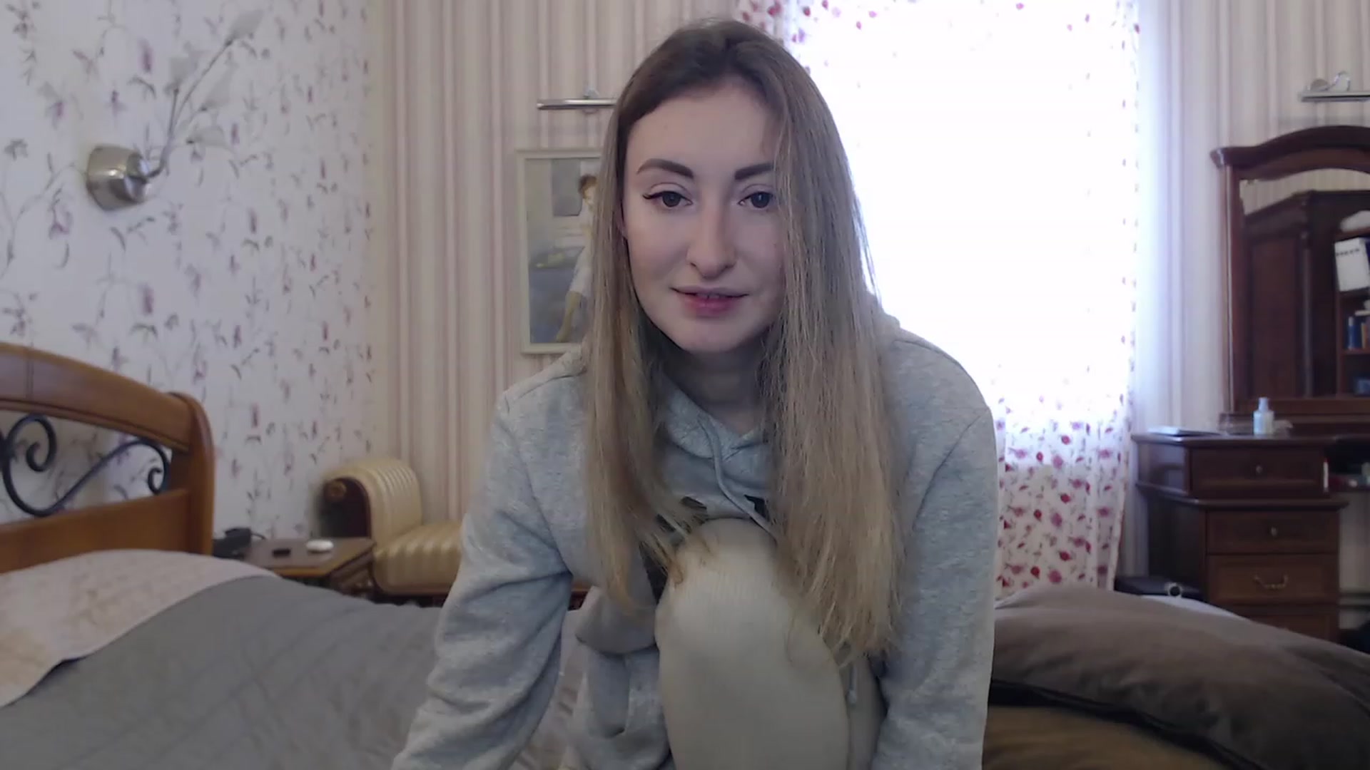 Gallery image thumbnail from Veronica_4u's myfreecams stream on, 01/10/2023, 09:48 image 4 of 20