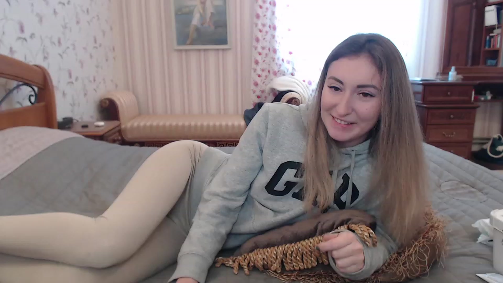 Gallery image thumbnail from Veronica_4u's myfreecams stream on, 01/10/2023, 09:48 image 16 of 20