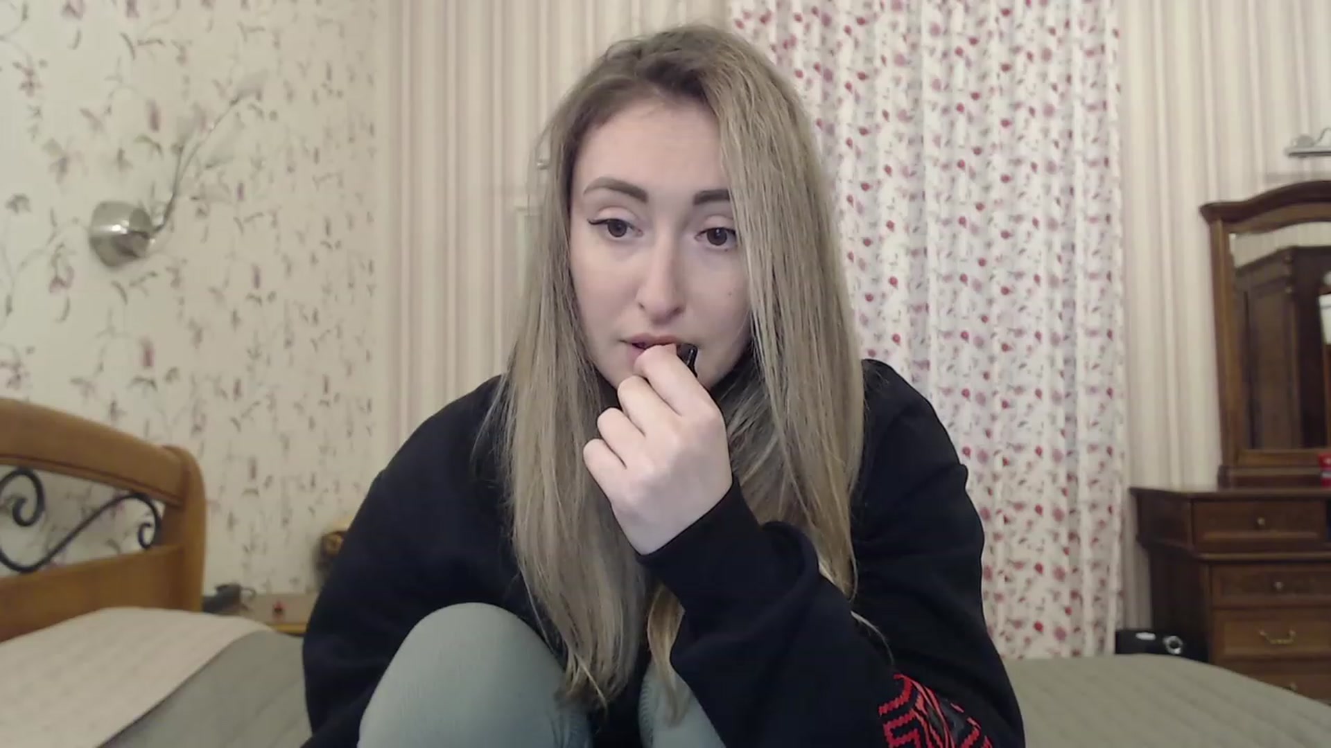 Gallery image thumbnail from Veronica_4u's myfreecams stream on, 01/18/2023, 14:38 image 16 of 20
