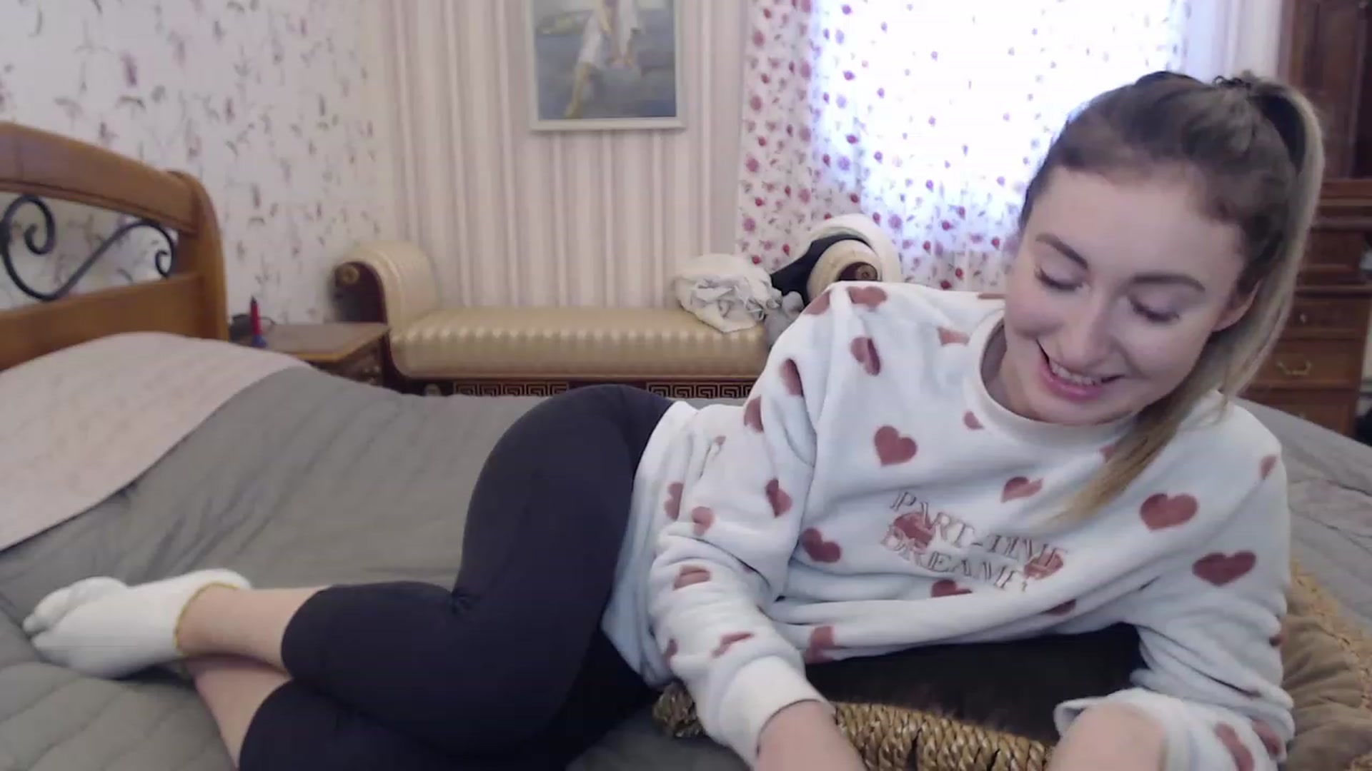 Gallery image thumbnail from Veronica_4u's myfreecams stream on, 01/28/2023, 12:53 image 10 of 20