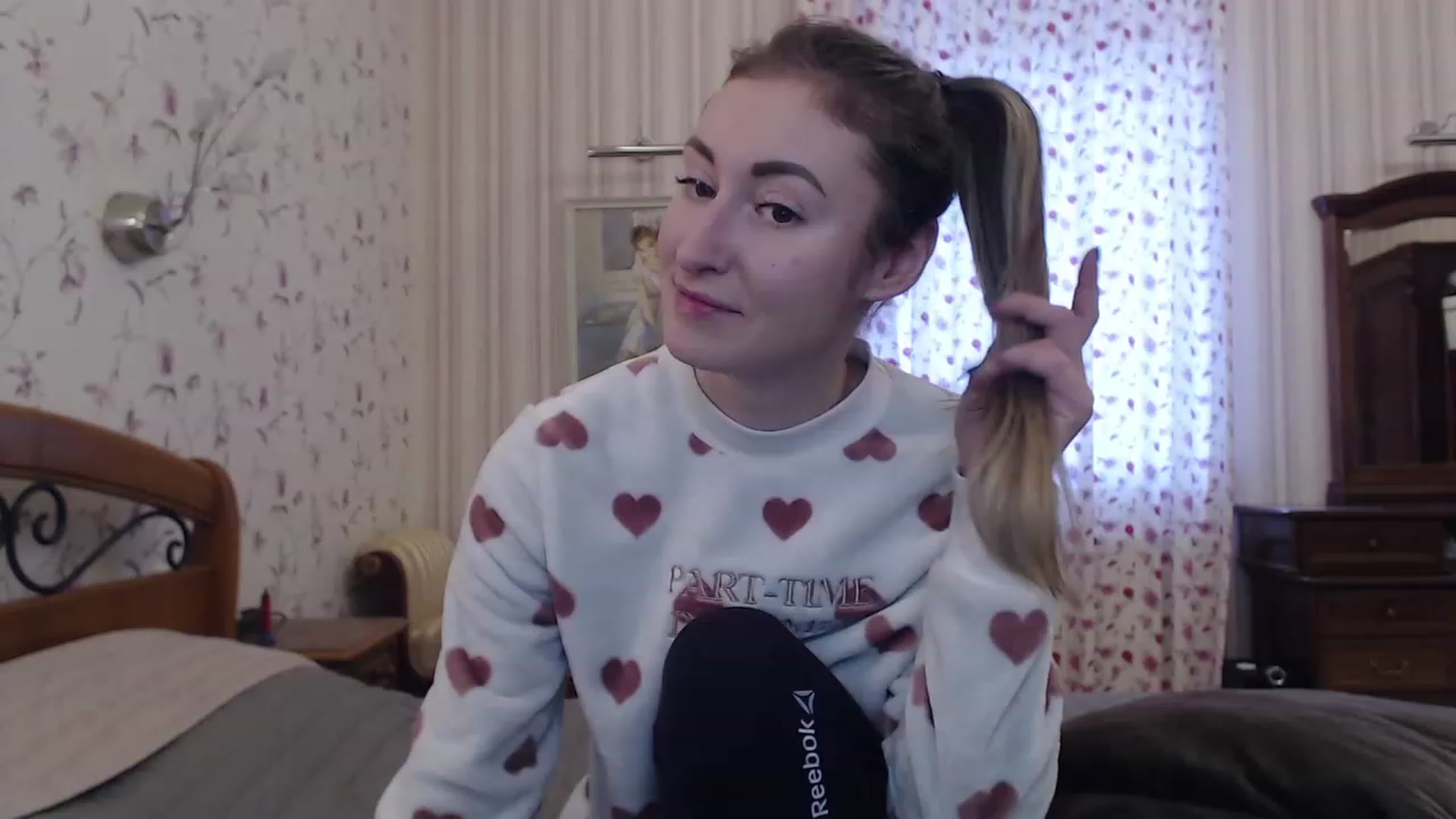 Gallery image thumbnail from Veronica_4u's myfreecams stream on, 01/28/2023, 12:53 image 6 of 20