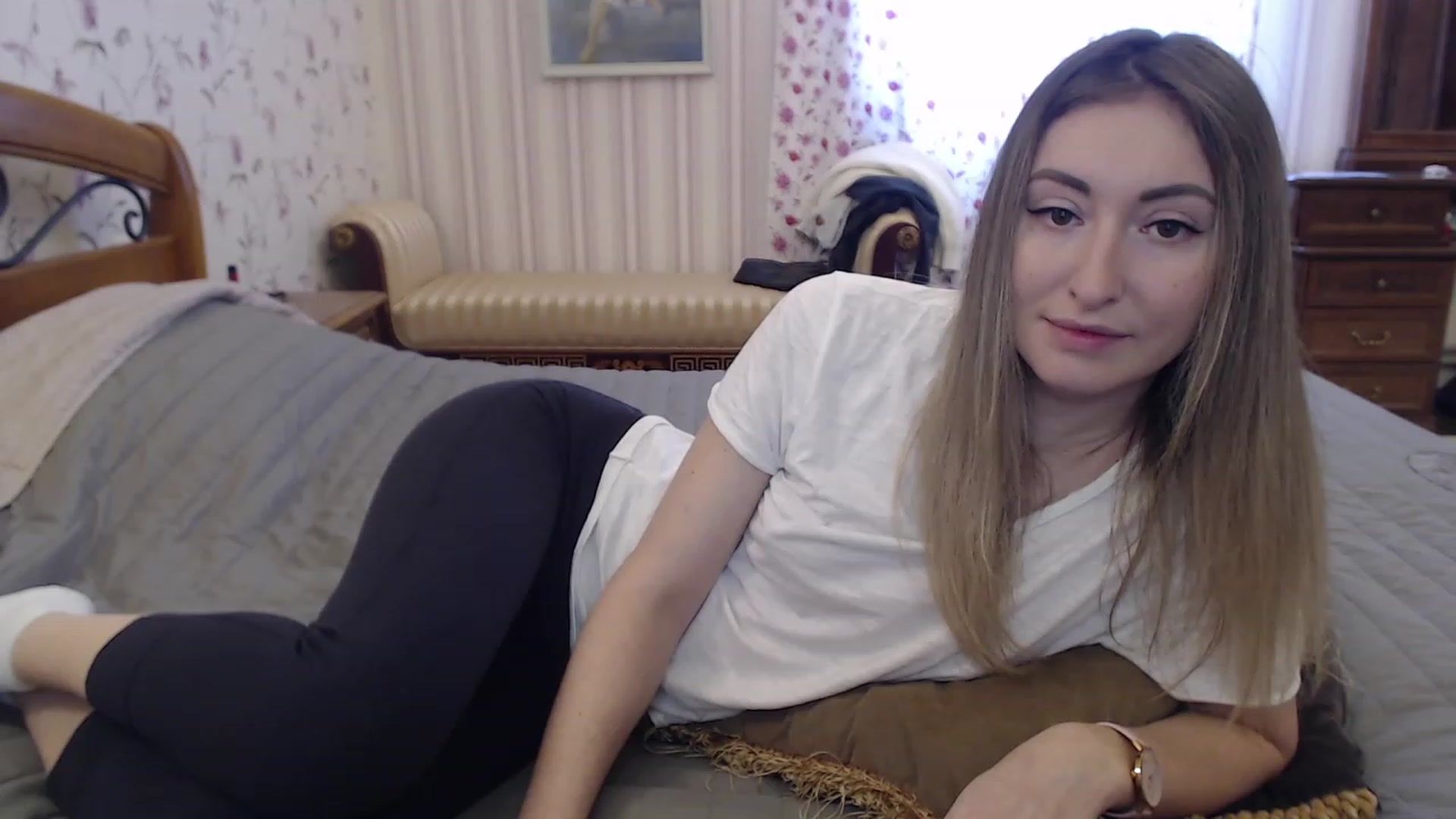 Gallery image thumbnail from Veronica_4u's myfreecams stream on, 02/03/2023, 08:07 image 16 of 20