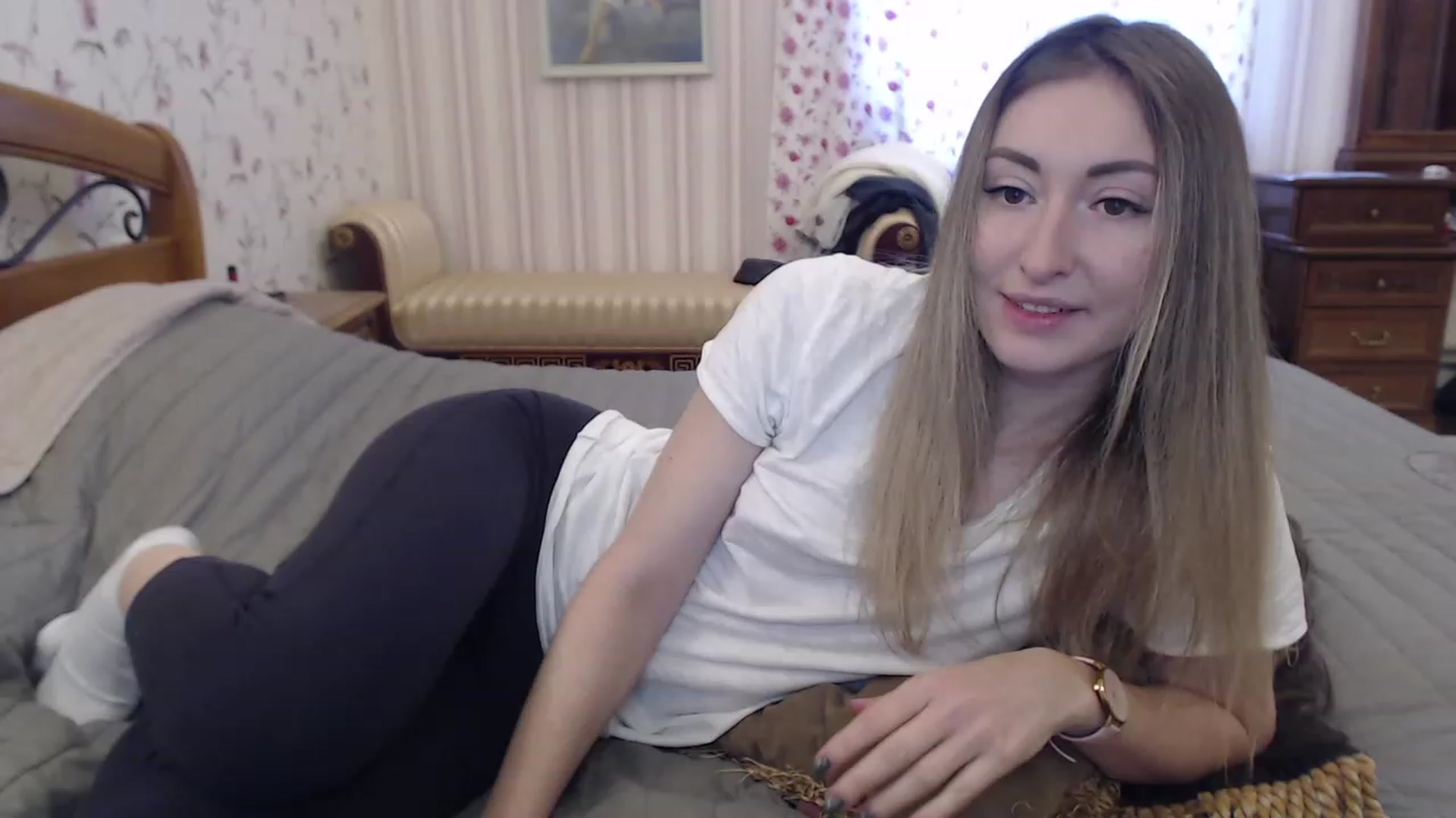 Gallery image thumbnail from Veronica_4u's myfreecams stream on, 02/03/2023, 08:07 image 11 of 20