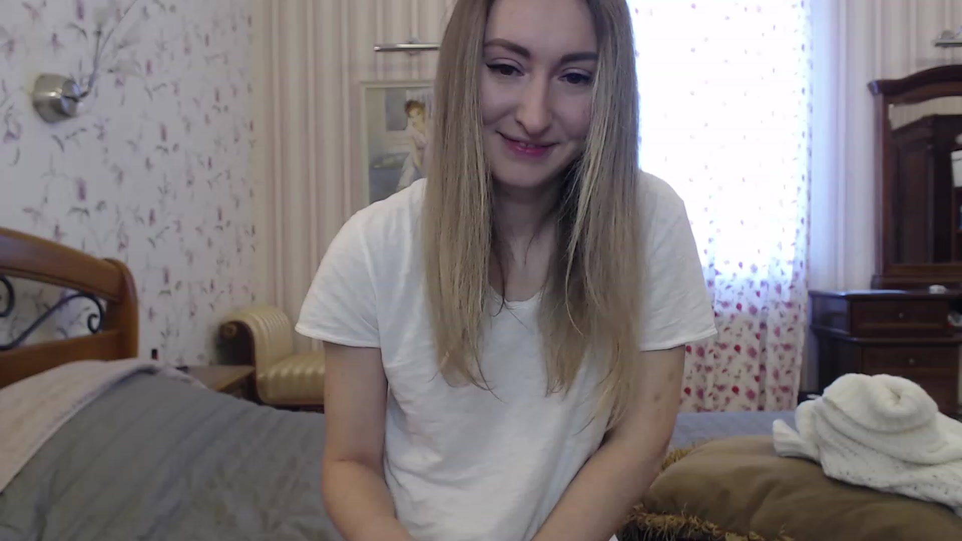 Gallery image thumbnail from Veronica_4u's myfreecams stream on, 02/03/2023, 08:53 image 10 of 20