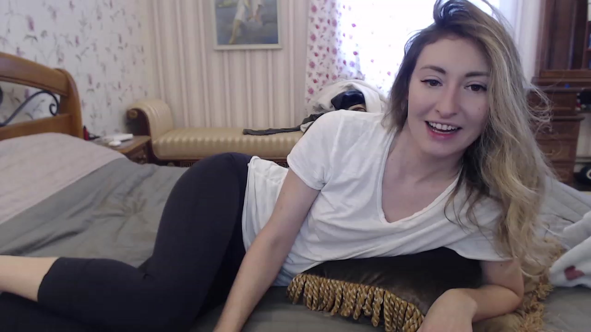 Gallery image thumbnail from Veronica_4u's myfreecams stream on, 02/05/2023, 09:00 image 8 of 20
