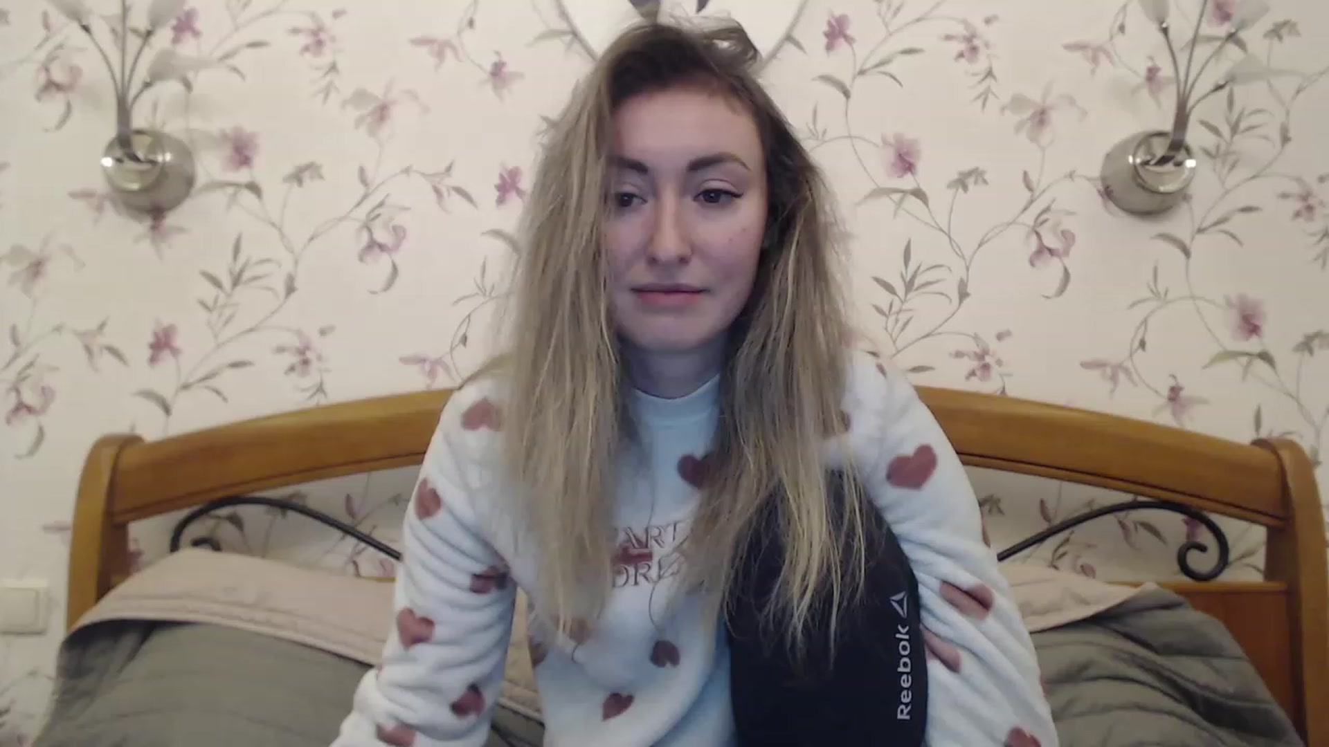 Gallery image thumbnail from Veronica_4u's myfreecams stream on, 02/06/2023, 18:11 image 10 of 20