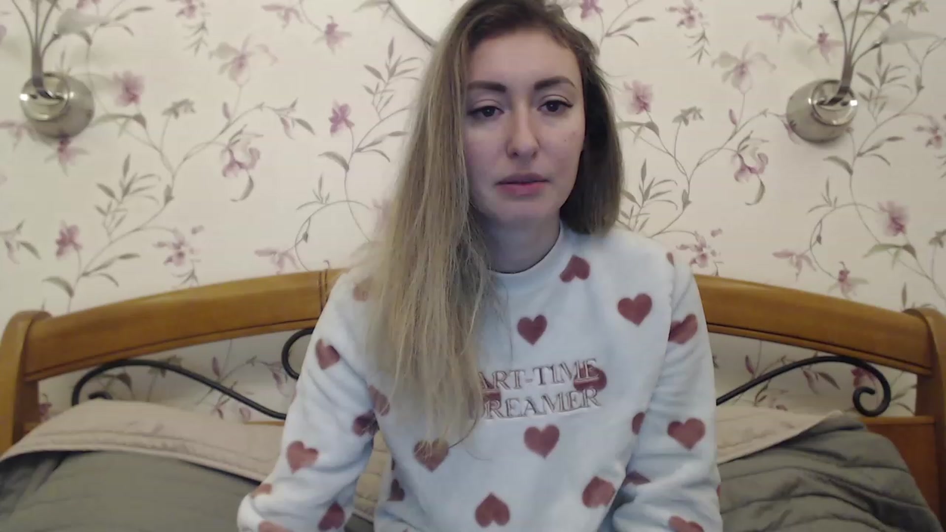 Gallery image thumbnail from Veronica_4u's myfreecams stream on, 02/06/2023, 18:11 image 3 of 20