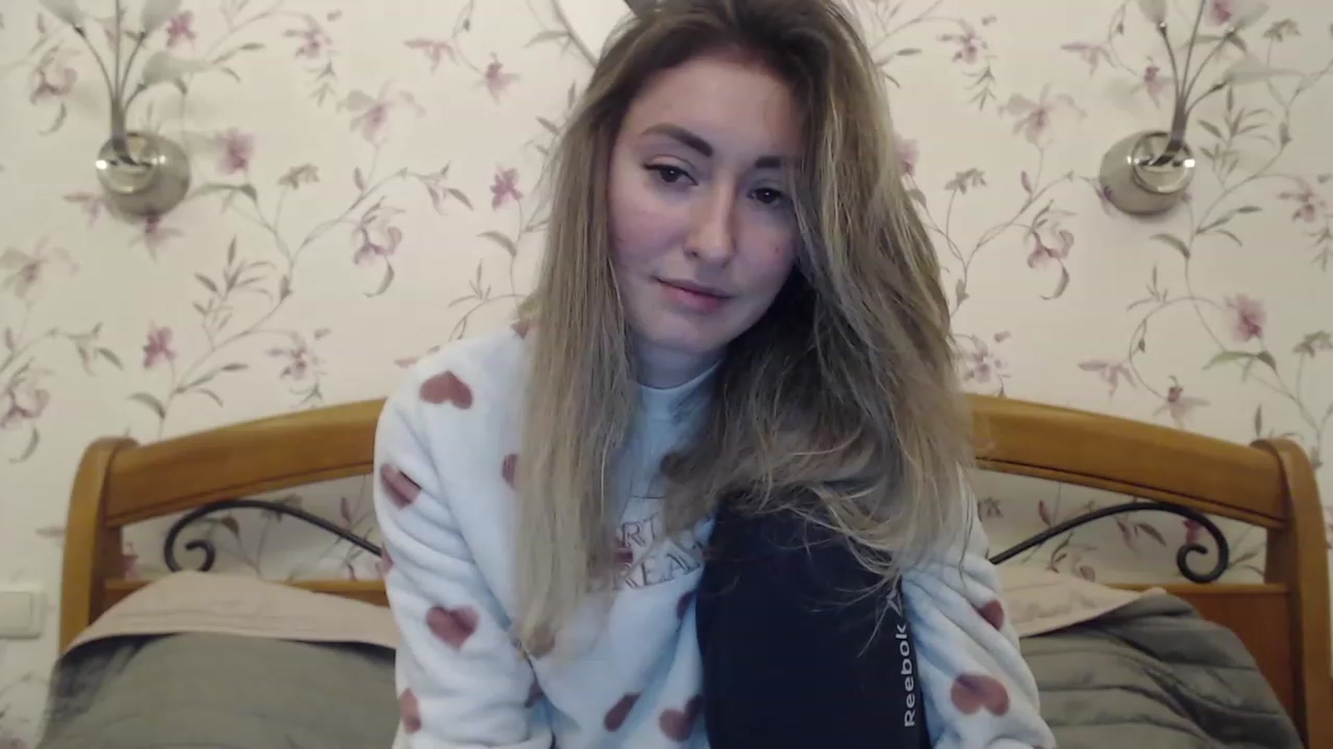 Gallery image thumbnail from Veronica_4u's myfreecams stream on, 02/06/2023, 18:11 image 19 of 20