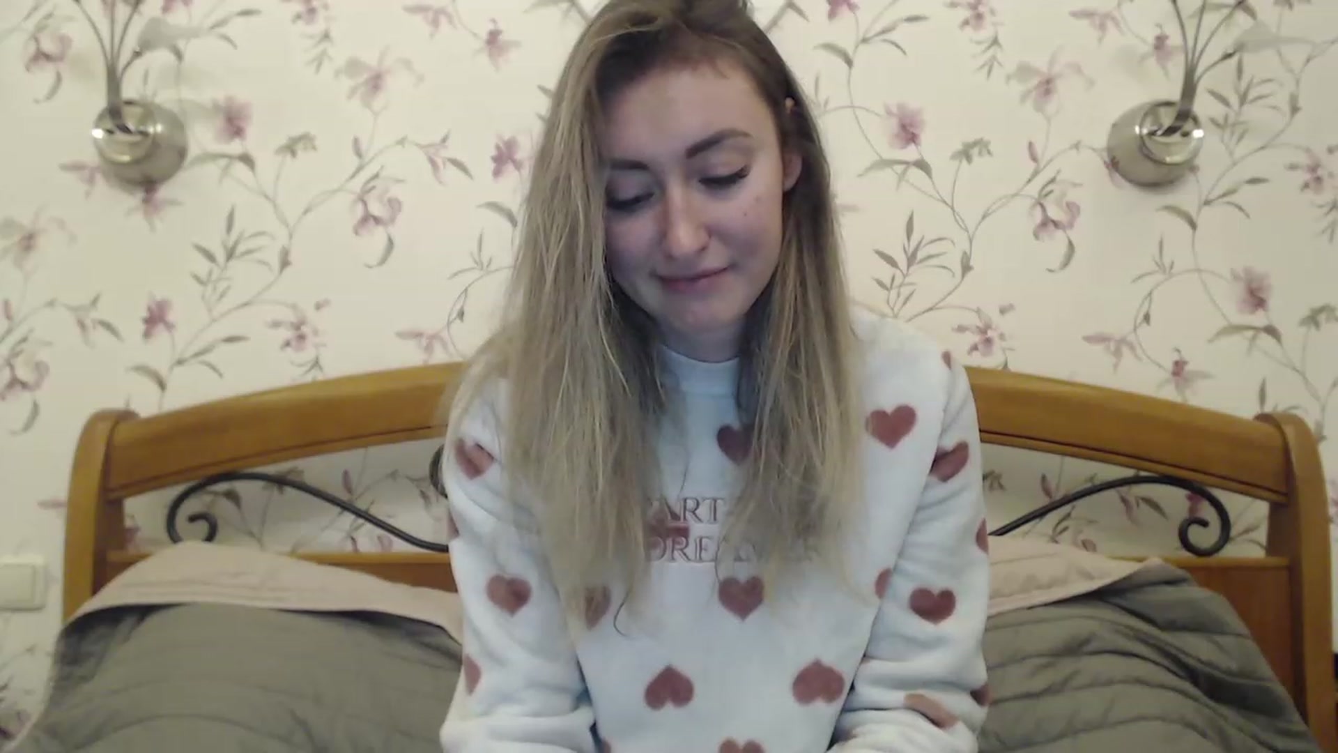 Gallery image thumbnail from Veronica_4u's myfreecams stream on, 02/06/2023, 18:11 image 12 of 20