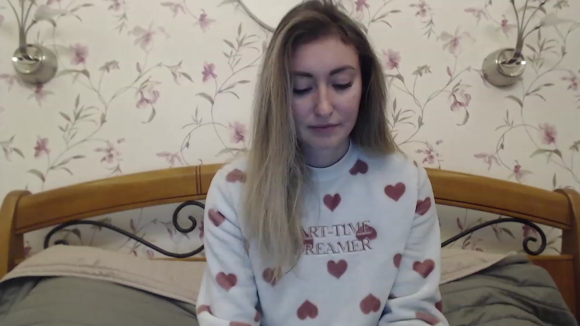 Gallery image thumbnail from Veronica_4u's myfreecams stream on, 02/06/2023, 18:11 image 6 of 20