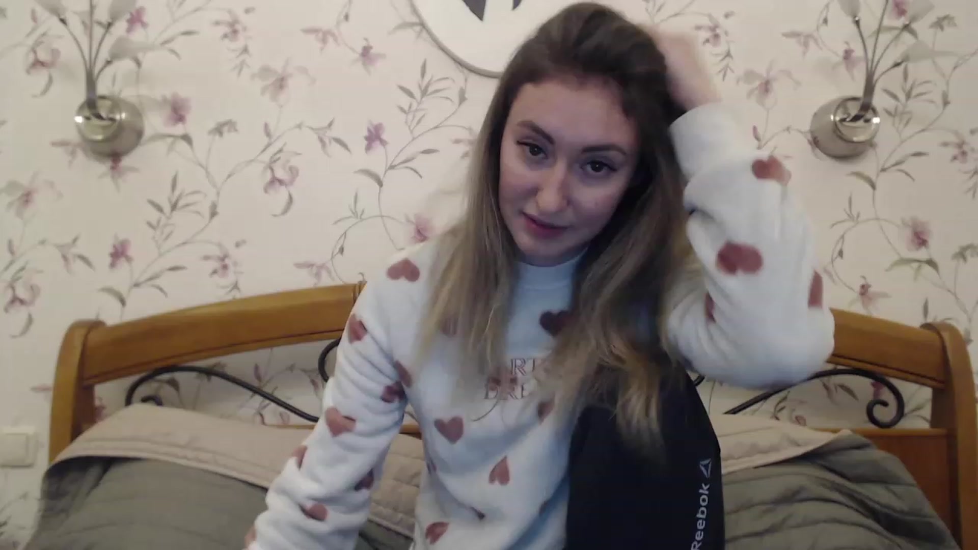 Gallery image thumbnail from Veronica_4u's myfreecams stream on, 02/06/2023, 18:11 image 7 of 20