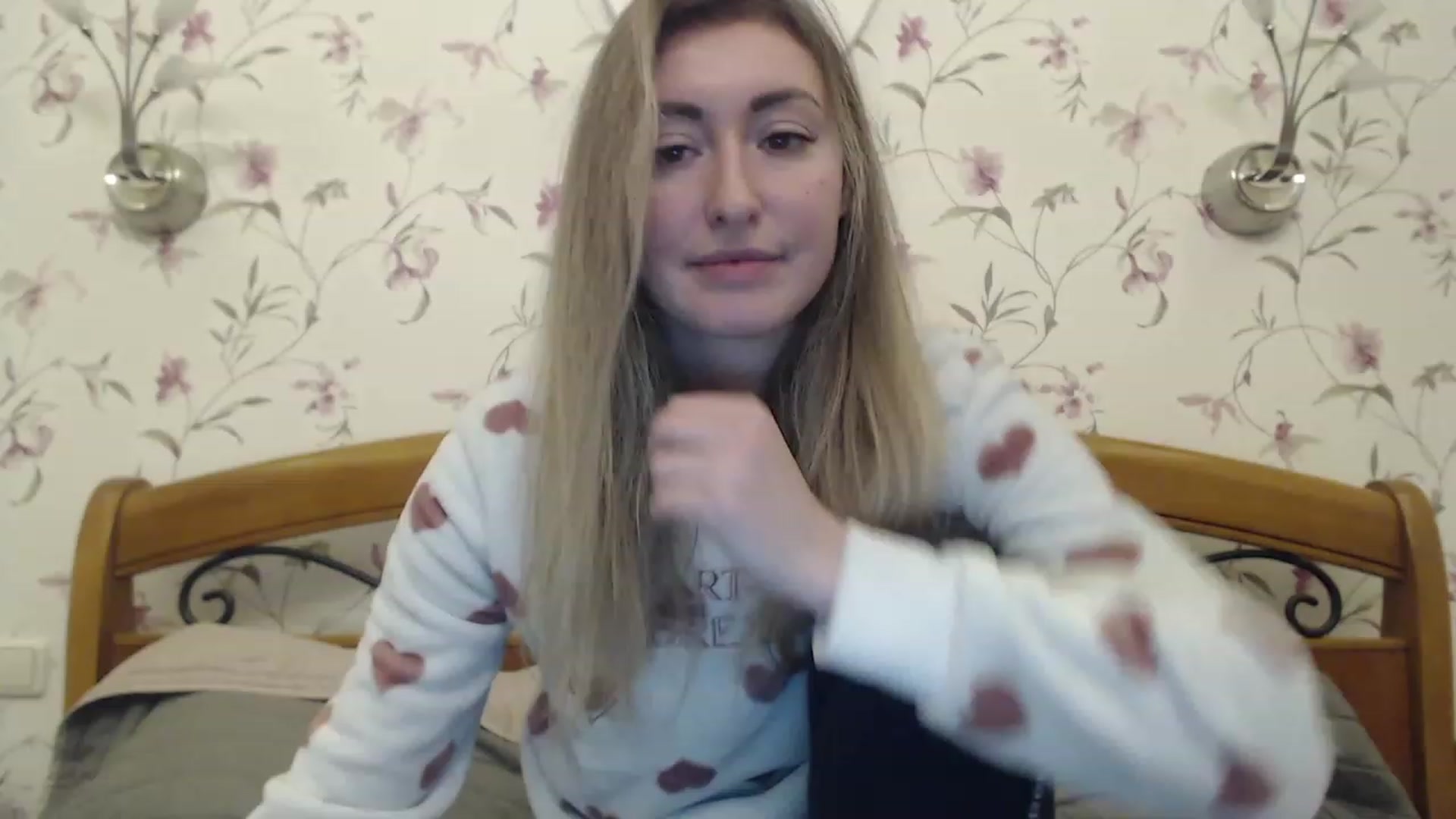 Gallery image thumbnail from Veronica_4u's myfreecams stream on, 02/06/2023, 18:11 image 17 of 20