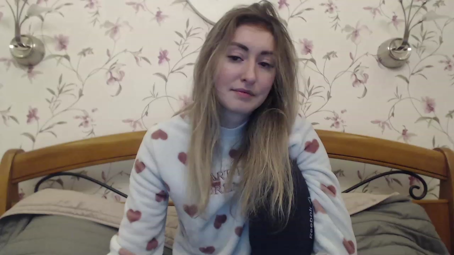Gallery image thumbnail from Veronica_4u's myfreecams stream on, 02/06/2023, 18:11 image 1 of 20