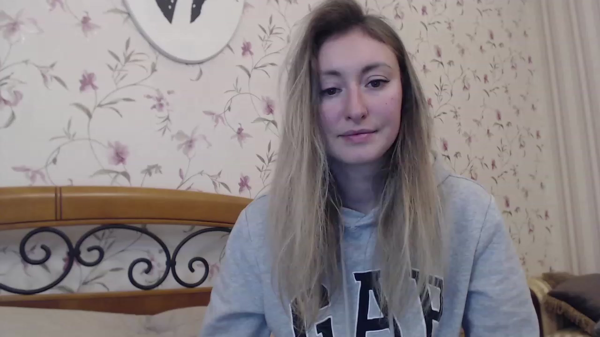 Gallery image thumbnail from Veronica_4u's myfreecams stream on, 02/09/2023, 17:42 image 6 of 20