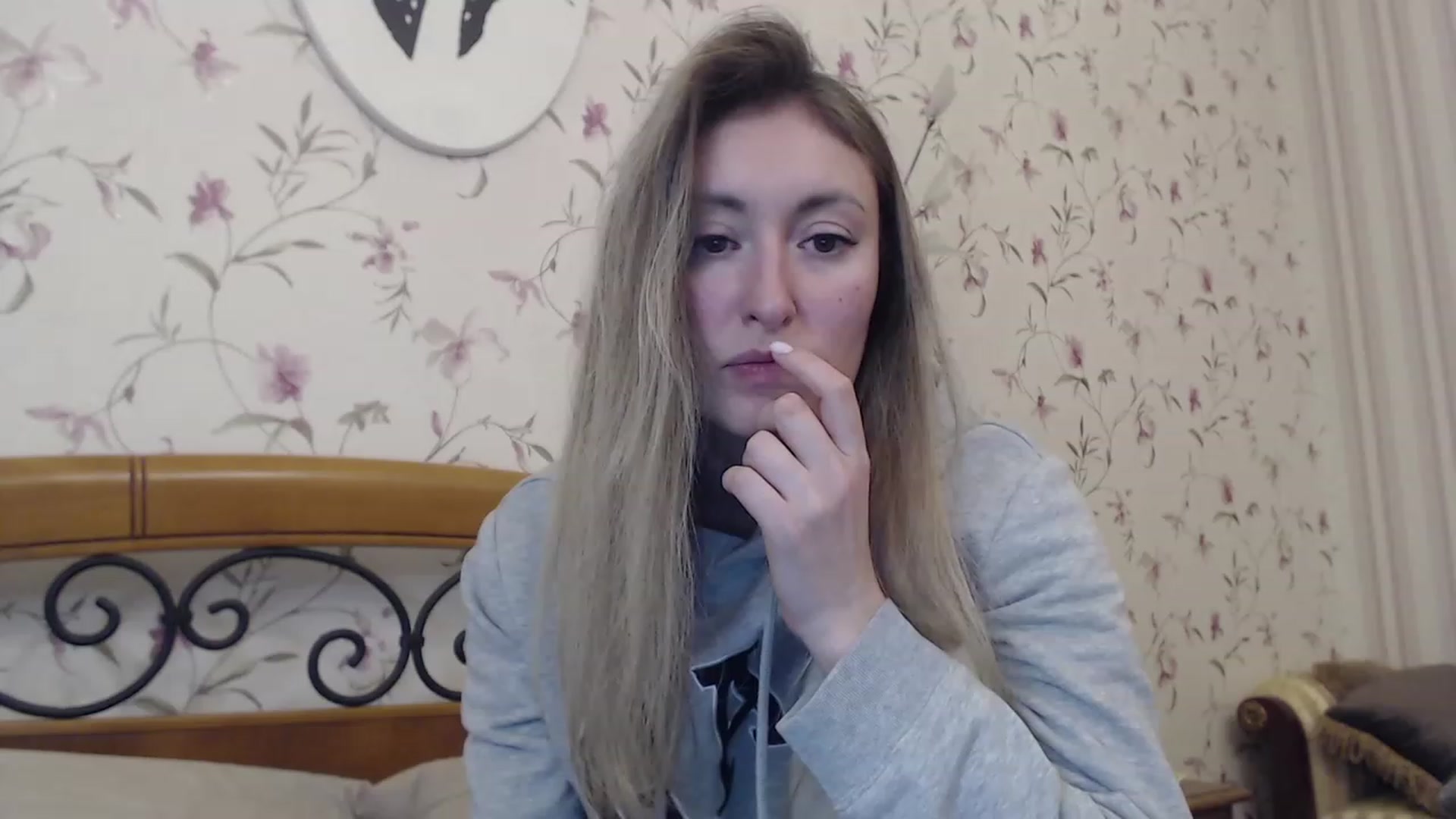Gallery image thumbnail from Veronica_4u's myfreecams stream on, 02/09/2023, 17:42 image 15 of 20