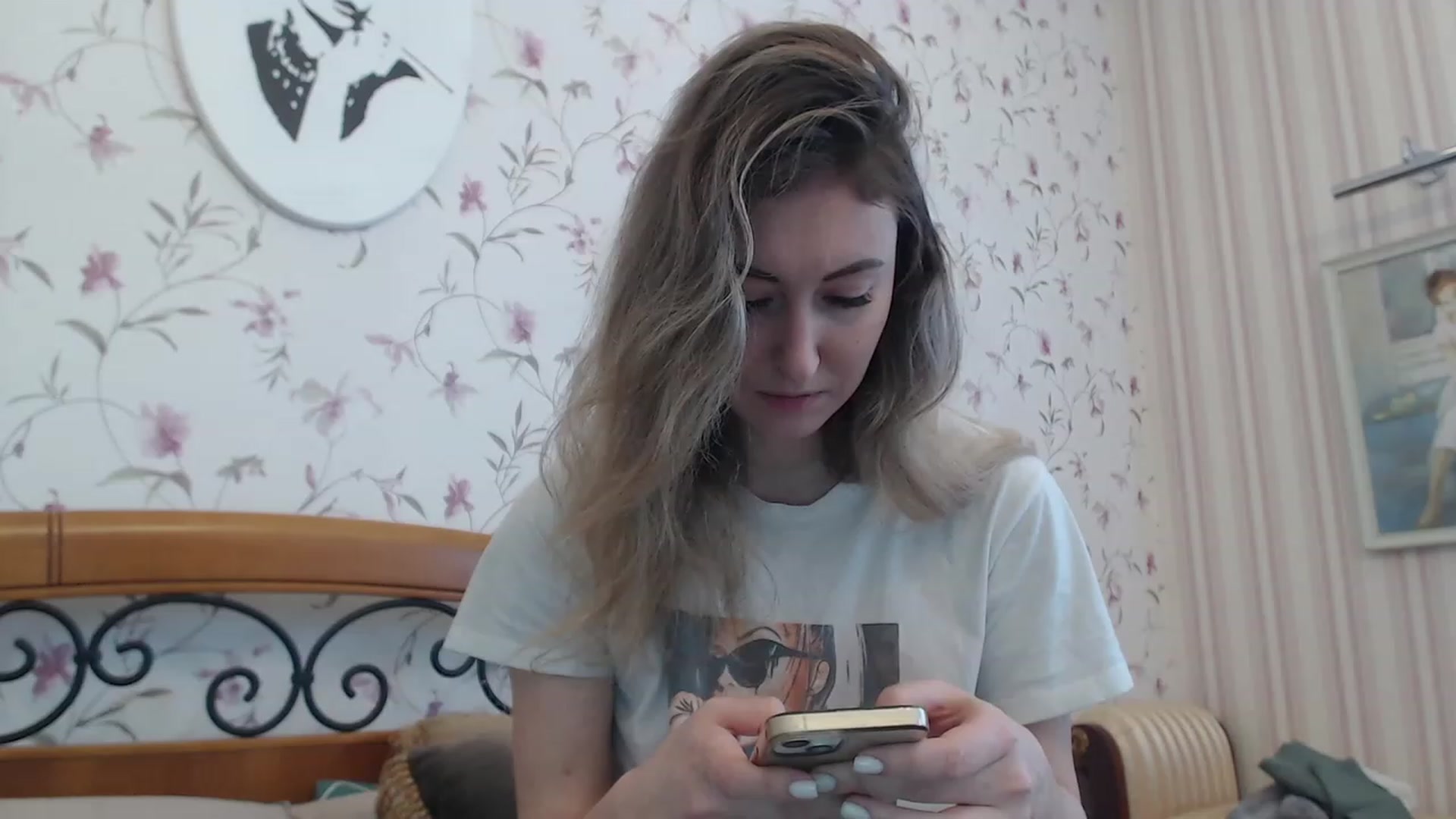 Gallery image thumbnail from Veronica_4u's myfreecams stream on, 02/12/2023, 08:45 image 13 of 20