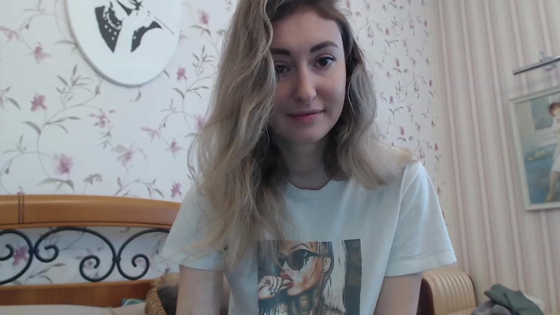 Gallery image thumbnail from Veronica_4u's myfreecams stream on, 02/12/2023, 08:45 image 16 of 20