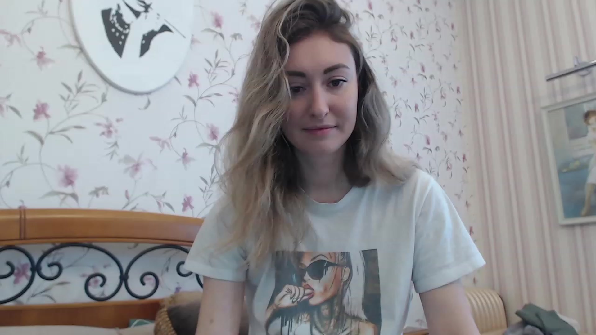 Gallery image thumbnail from Veronica_4u's myfreecams stream on, 02/12/2023, 08:45 image 6 of 20