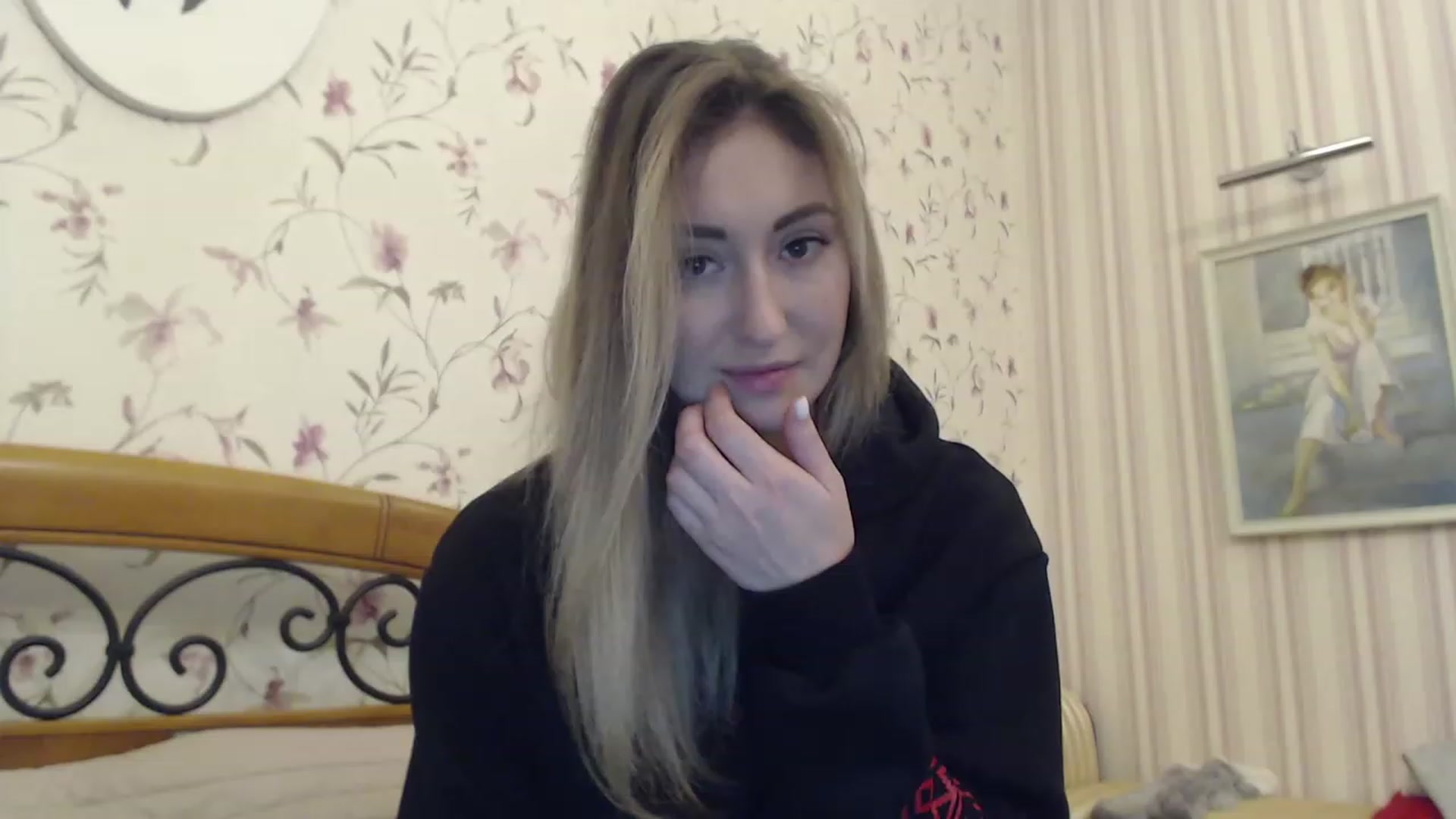 Gallery image thumbnail from Veronica_4u's myfreecams stream on, 02/13/2023, 16:45 image 4 of 20
