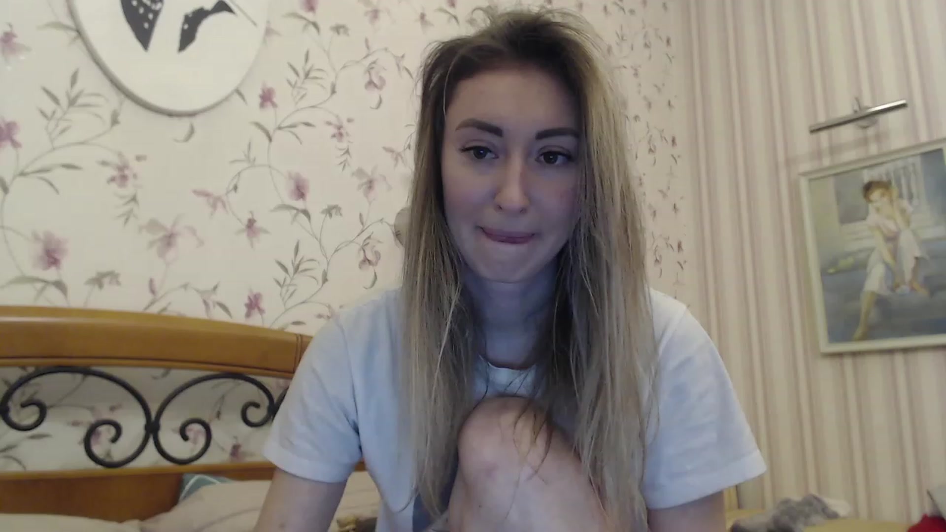 Gallery image thumbnail from Veronica_4u's myfreecams stream on, 02/13/2023, 17:59 image 13 of 20