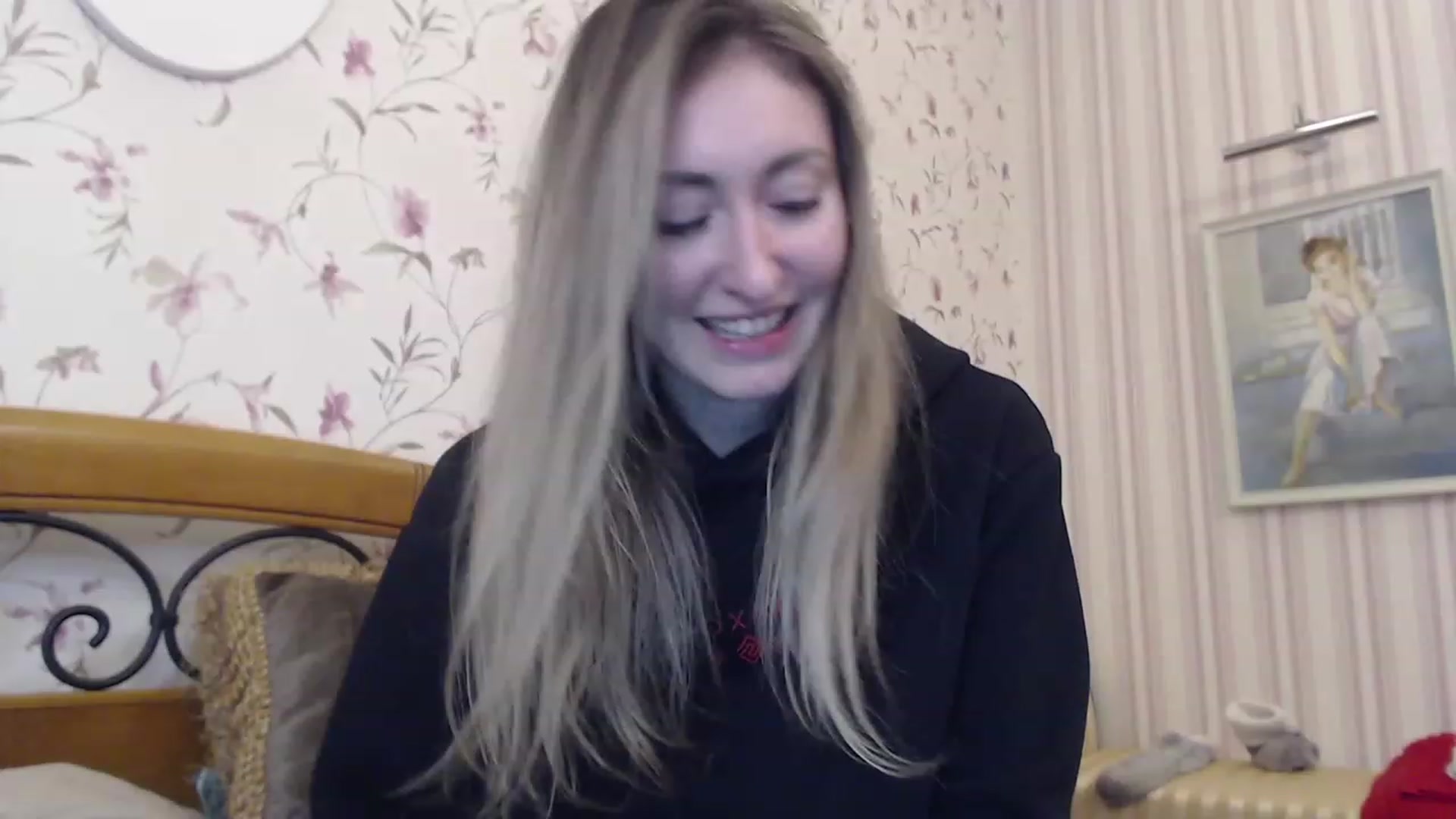 Gallery image thumbnail from Veronica_4u's myfreecams stream on, 02/14/2023, 16:07 image 17 of 20