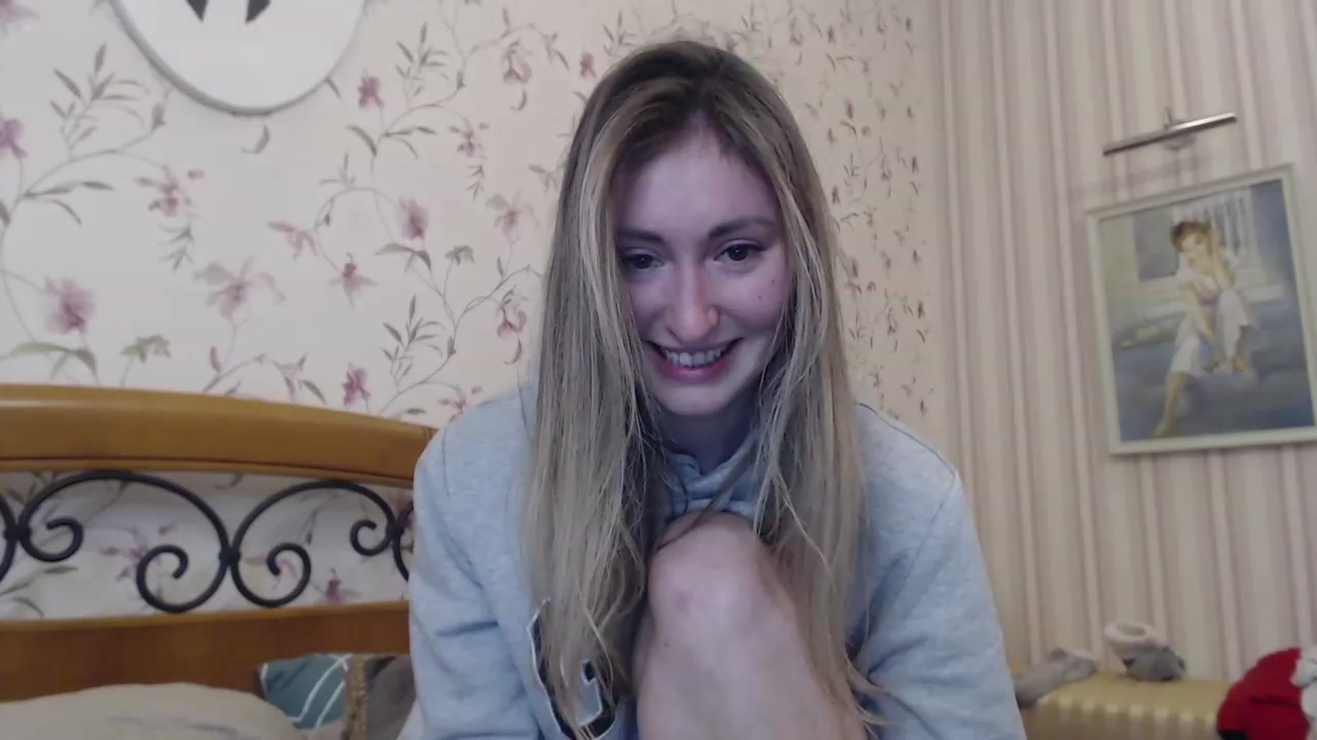 Gallery image thumbnail from Veronica_4u's myfreecams stream on, 02/14/2023, 17:00 image 18 of 20