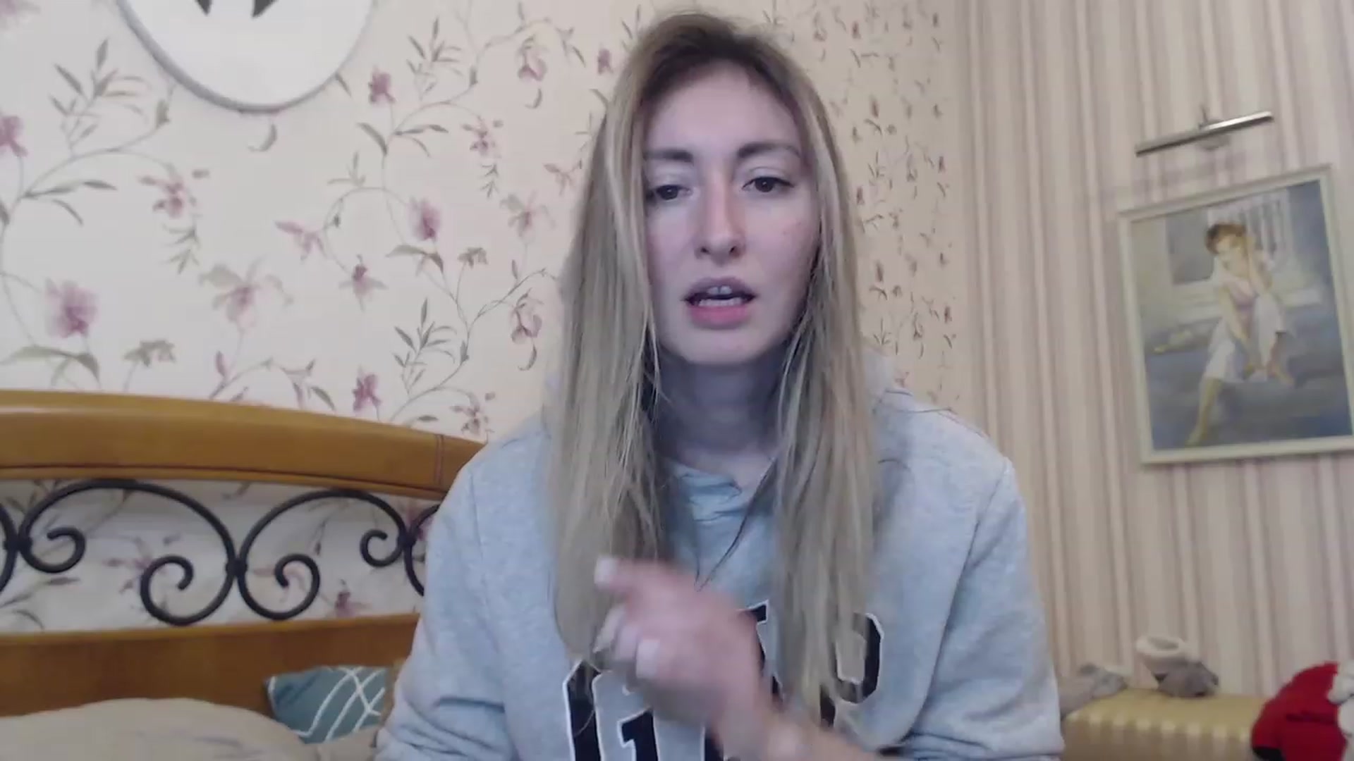 Gallery image thumbnail from Veronica_4u's myfreecams stream on, 02/14/2023, 17:00 image 10 of 20