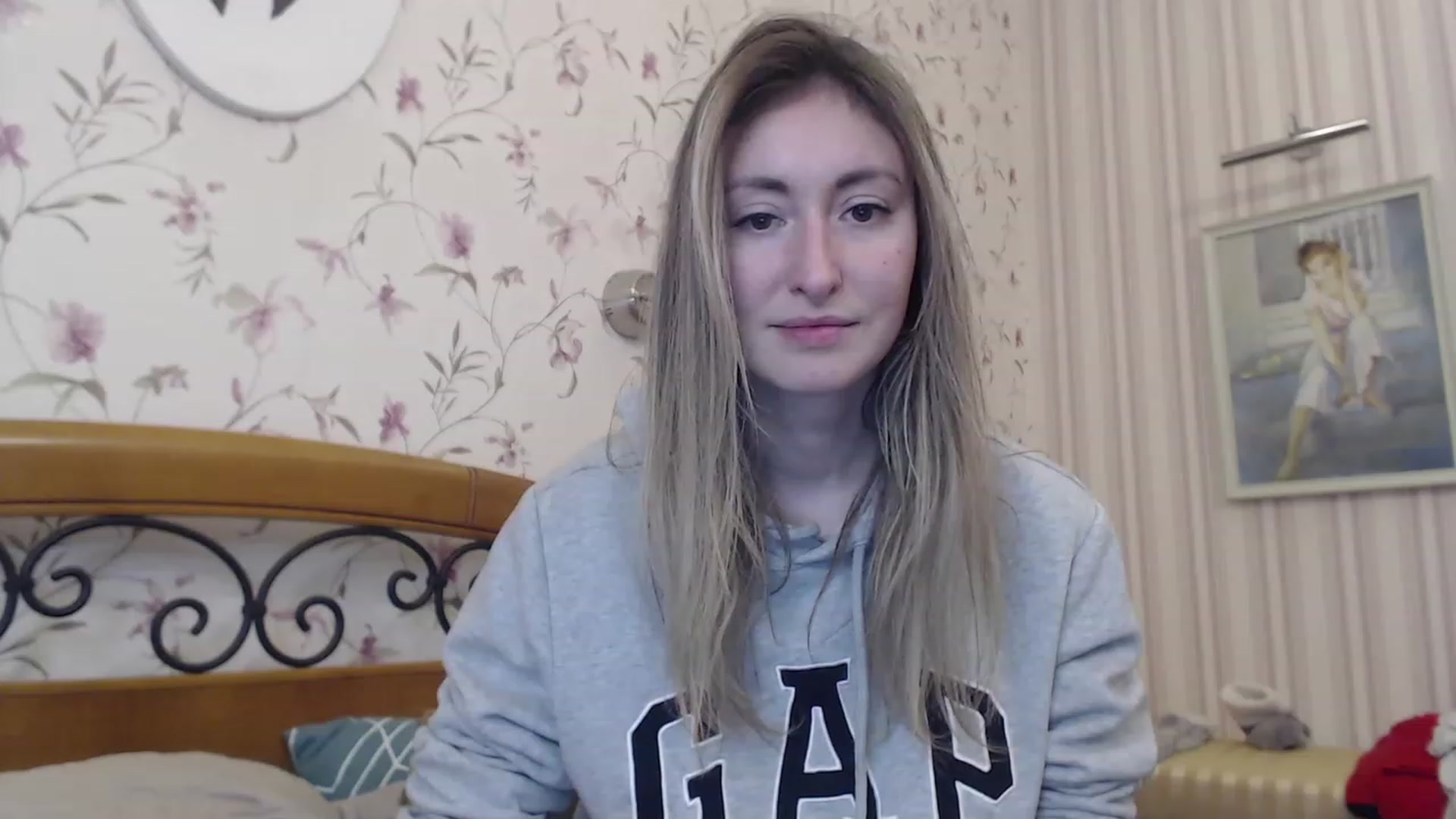Gallery image thumbnail from Veronica_4u's myfreecams stream on, 02/14/2023, 17:00 image 4 of 20