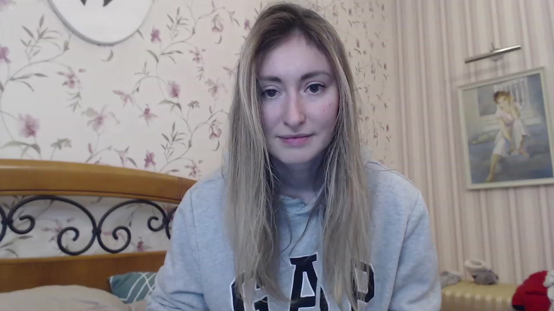 Gallery image thumbnail from Veronica_4u's myfreecams stream on, 02/14/2023, 17:00 image 11 of 20