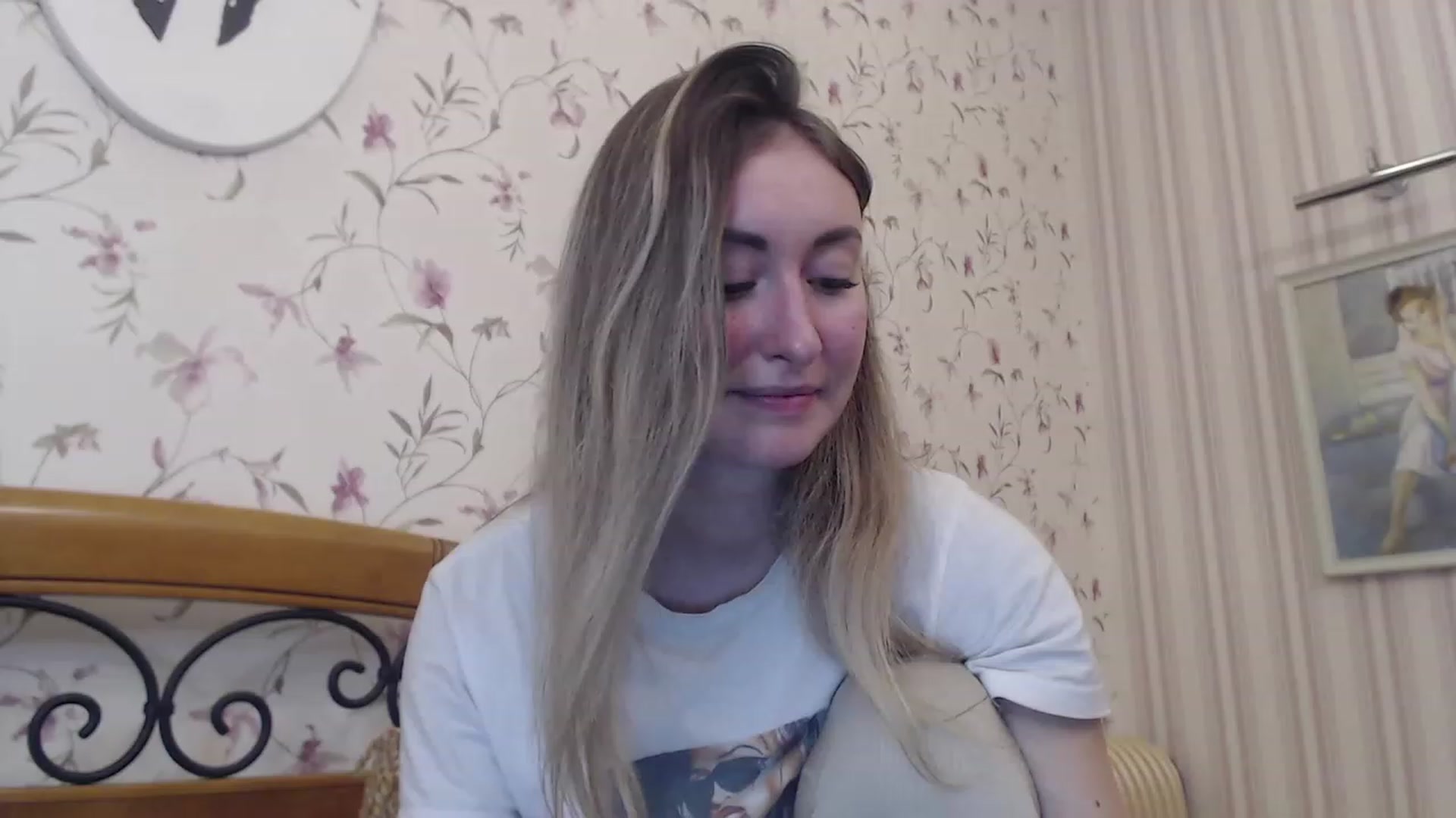 Gallery image thumbnail from Veronica_4u's myfreecams stream on, 02/17/2023, 16:55 image 5 of 20