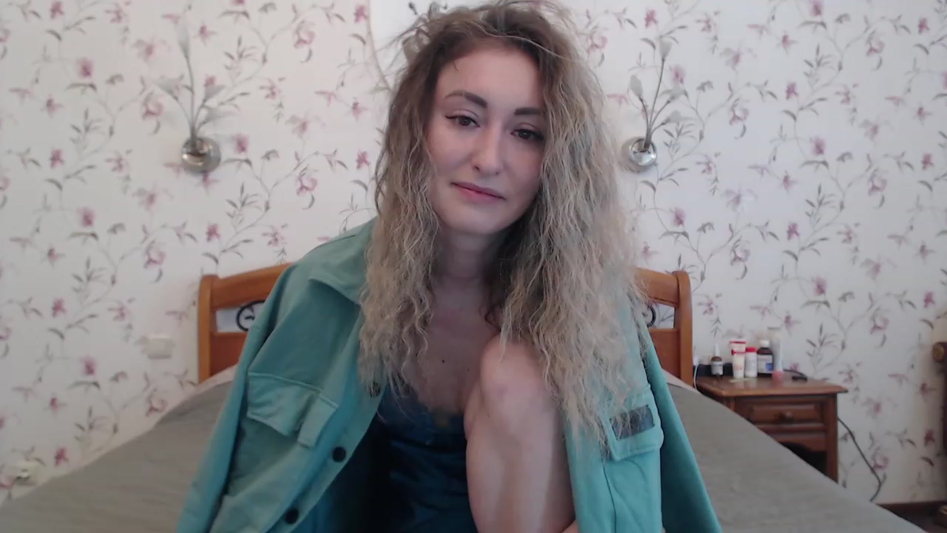 Gallery image thumbnail from Veronica_4u's myfreecams stream on, 03/06/2023, 07:29 image 15 of 20