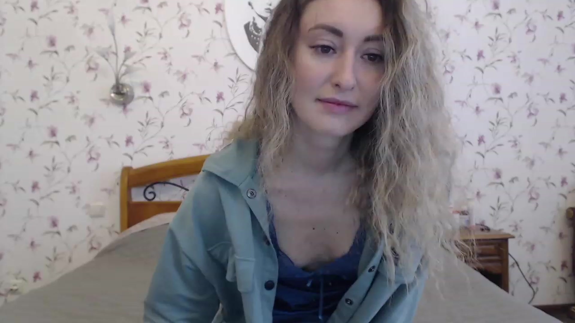Gallery image thumbnail from Veronica_4u's myfreecams stream on, 03/06/2023, 07:29 image 8 of 20