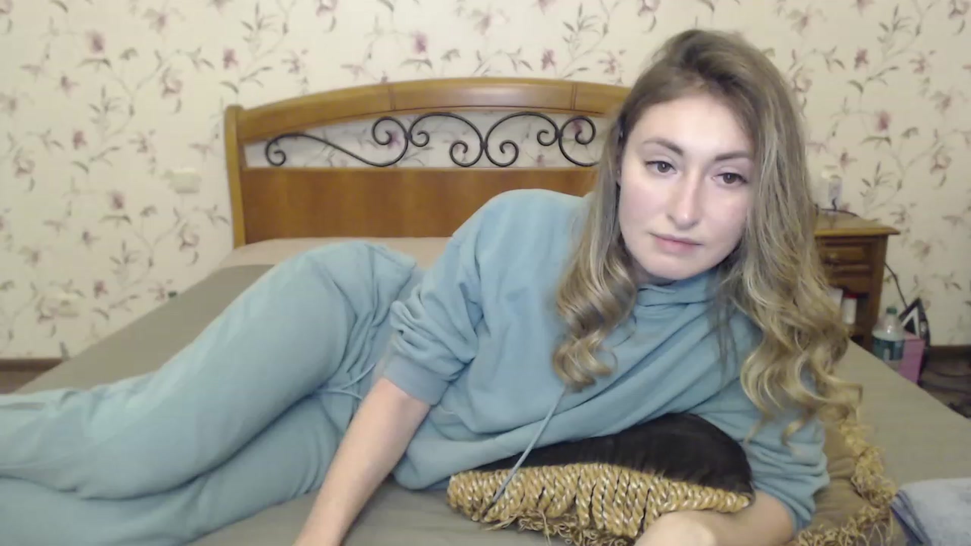 Gallery image thumbnail from Veronica_4u's myfreecams stream on, 03/10/2023, 17:27 image 2 of 20