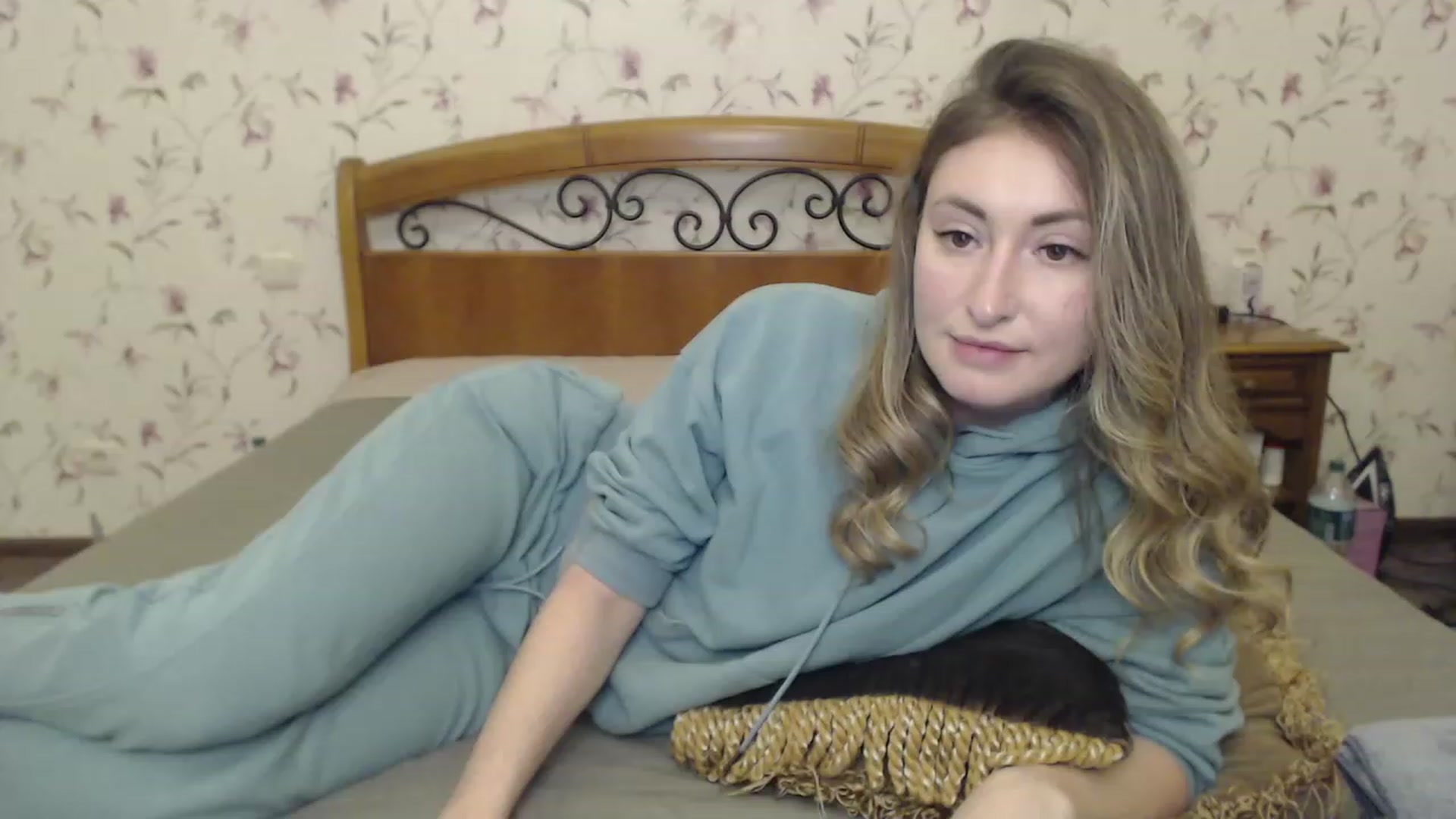 Gallery image thumbnail from Veronica_4u's myfreecams stream on, 03/10/2023, 17:27 image 1 of 20