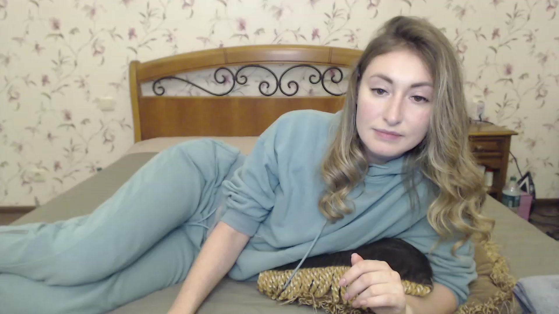 Gallery image thumbnail from Veronica_4u's myfreecams stream on, 03/10/2023, 17:27 image 4 of 20