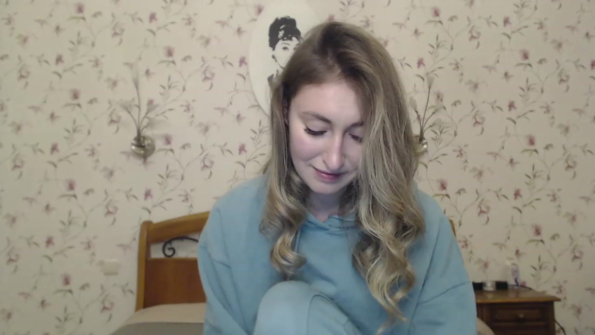 Gallery image thumbnail from Veronica_4u's myfreecams stream on, 03/10/2023, 17:27 image 16 of 20