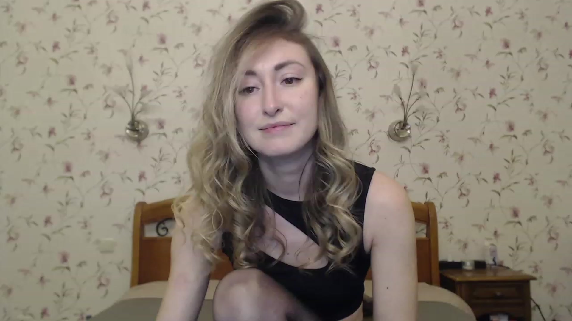 Gallery image thumbnail from Veronica_4u's myfreecams stream on, 03/10/2023, 18:17 image 4 of 20