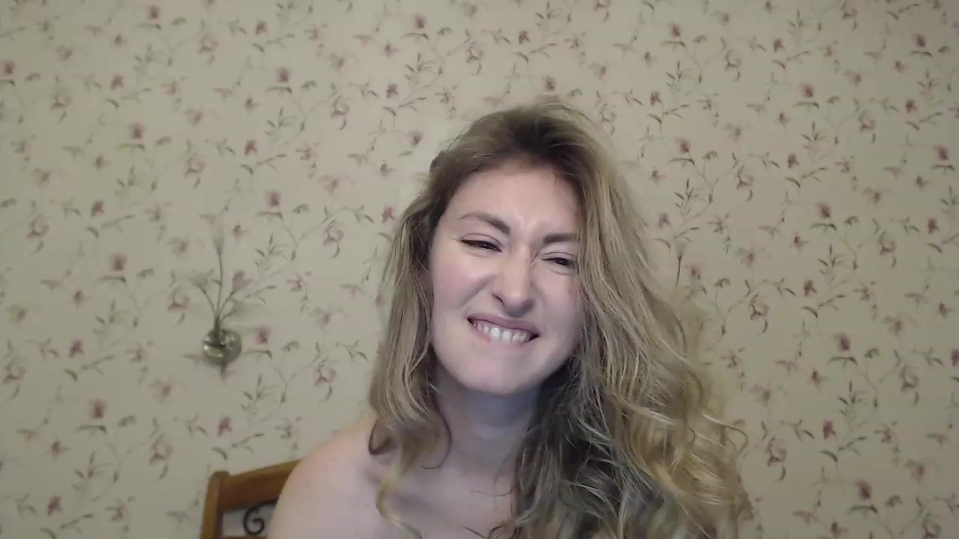Gallery image thumbnail from Veronica_4u's myfreecams stream on, 03/10/2023, 18:56 image 20 of 20
