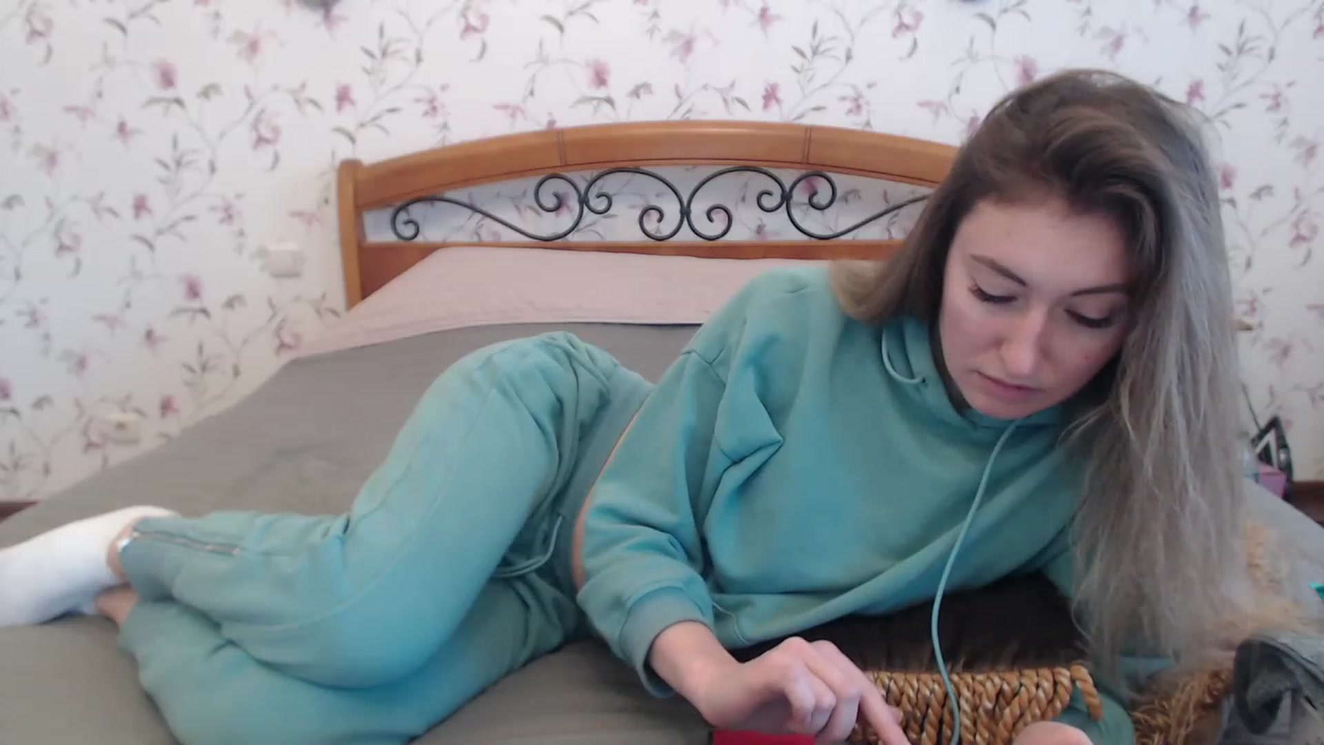 Gallery image thumbnail from Veronica_4u's myfreecams stream on, 03/13/2023, 08:39 image 19 of 20