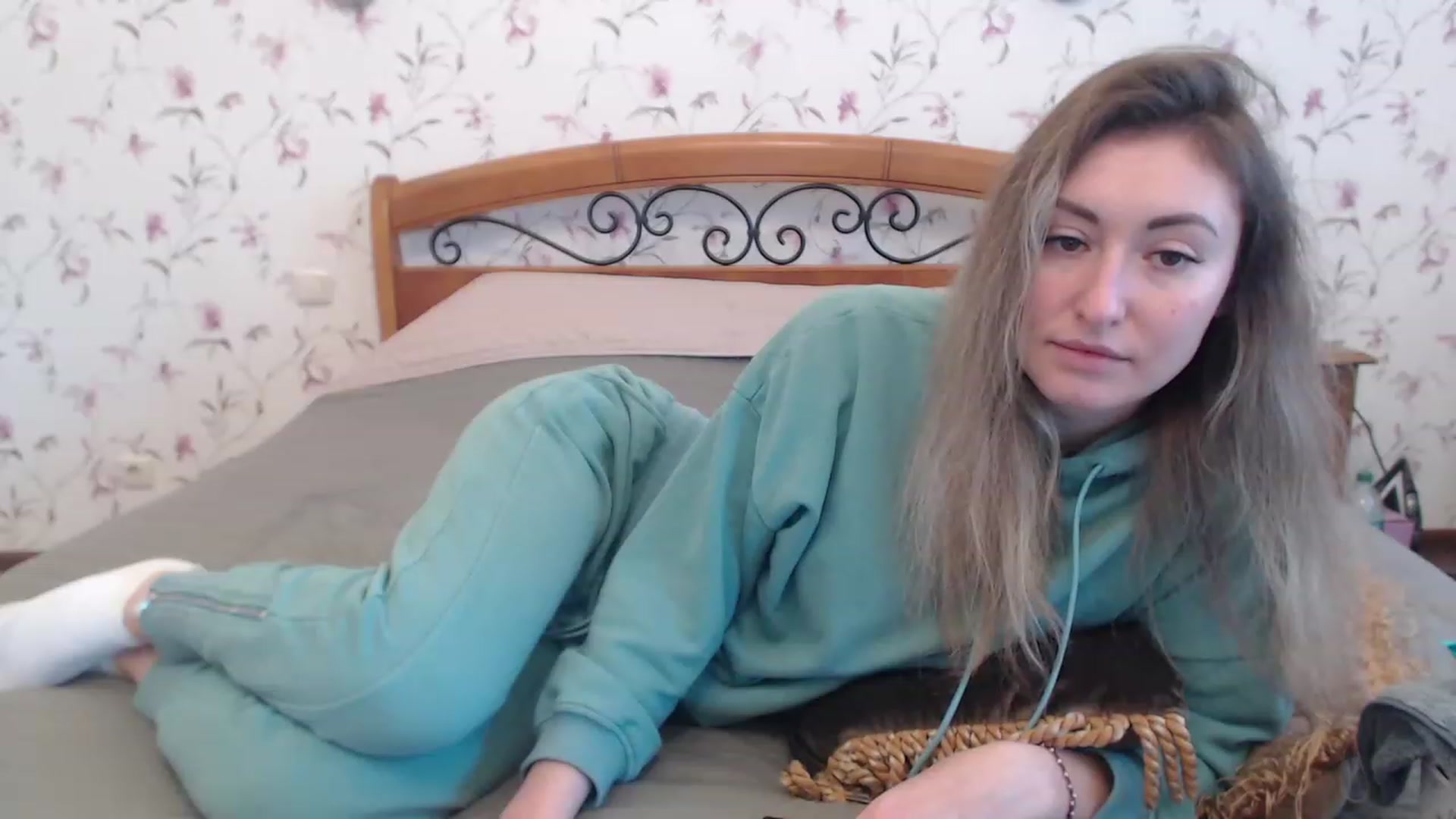 Gallery image thumbnail from Veronica_4u's myfreecams stream on, 03/13/2023, 08:39 image 16 of 20