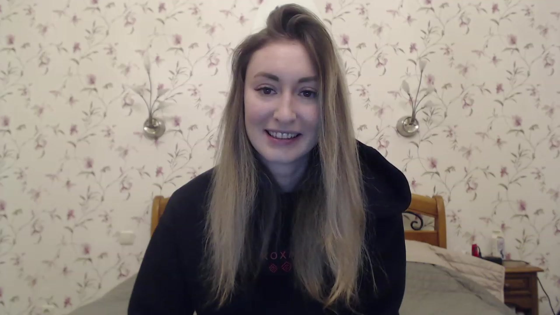Gallery image thumbnail from Veronica_4u's myfreecams stream on, 03/15/2023, 16:32 image 5 of 20