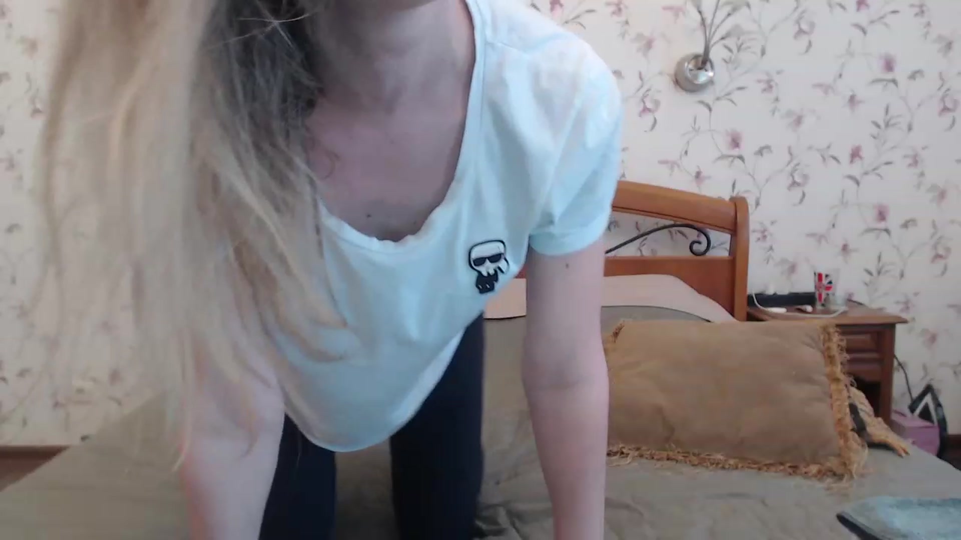 Gallery image thumbnail from Veronica_4u's myfreecams stream on, 03/21/2023, 13:52 image 12 of 20